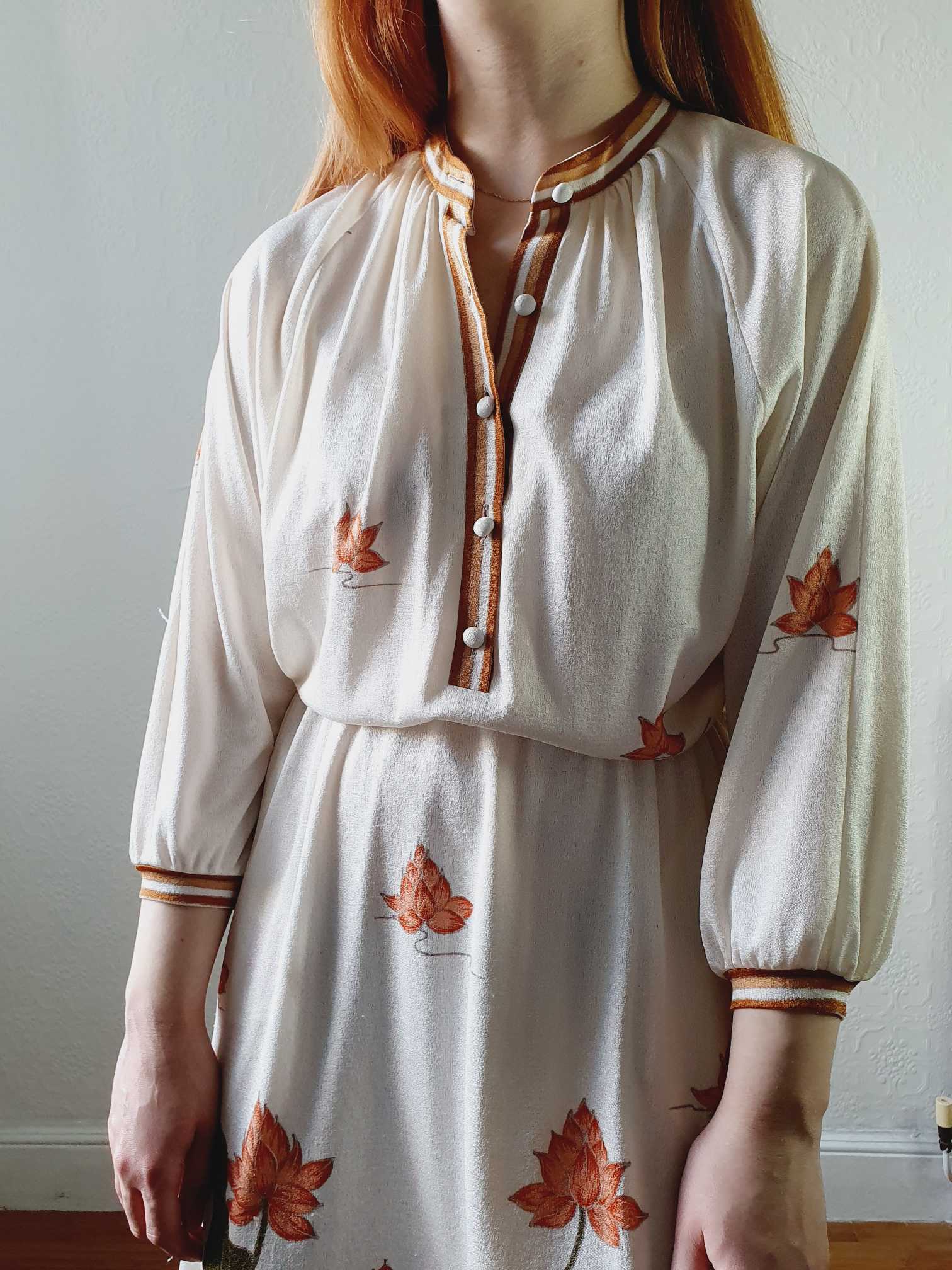 Vintage Floral 70s Tea Dress with Batwing Sleeves - S/M - Image 5