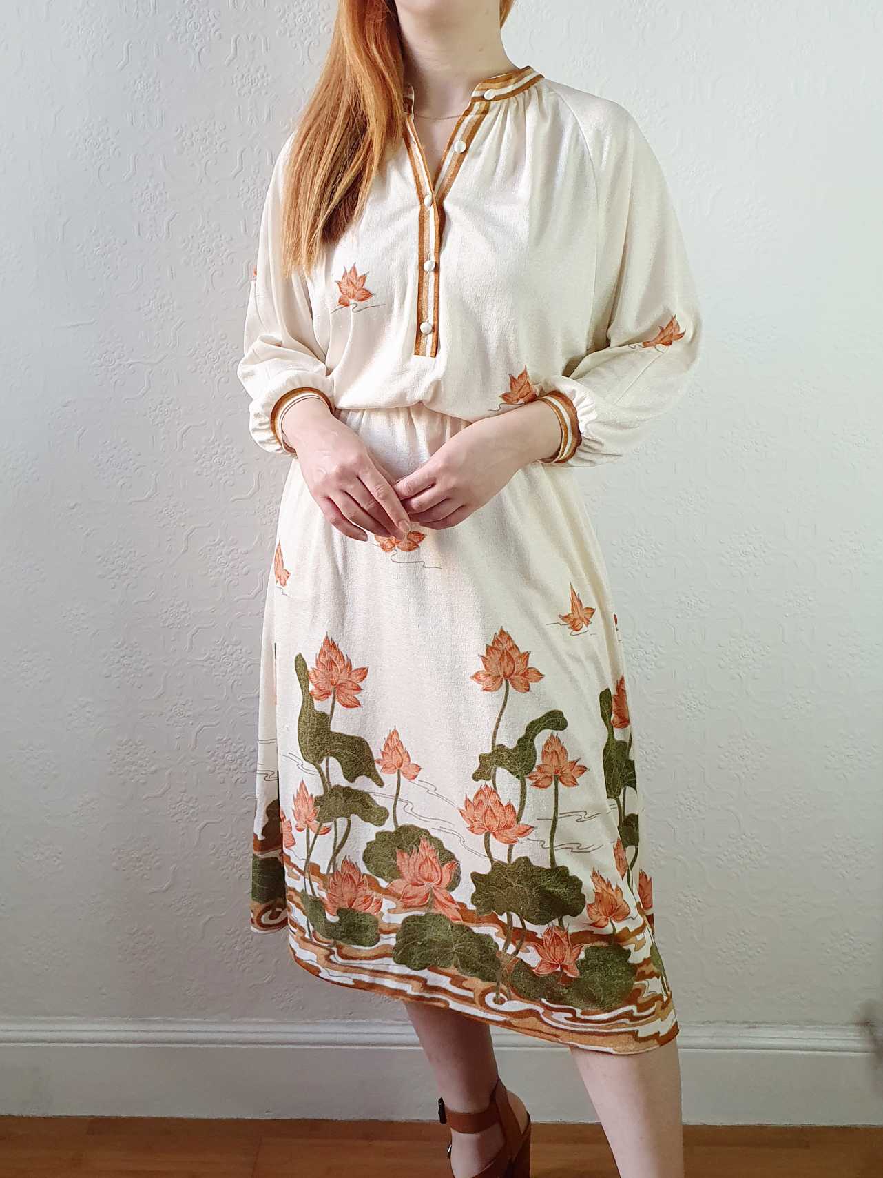 Vintage Floral 70s Tea Dress with Batwing Sleeves - S/M - Image 6