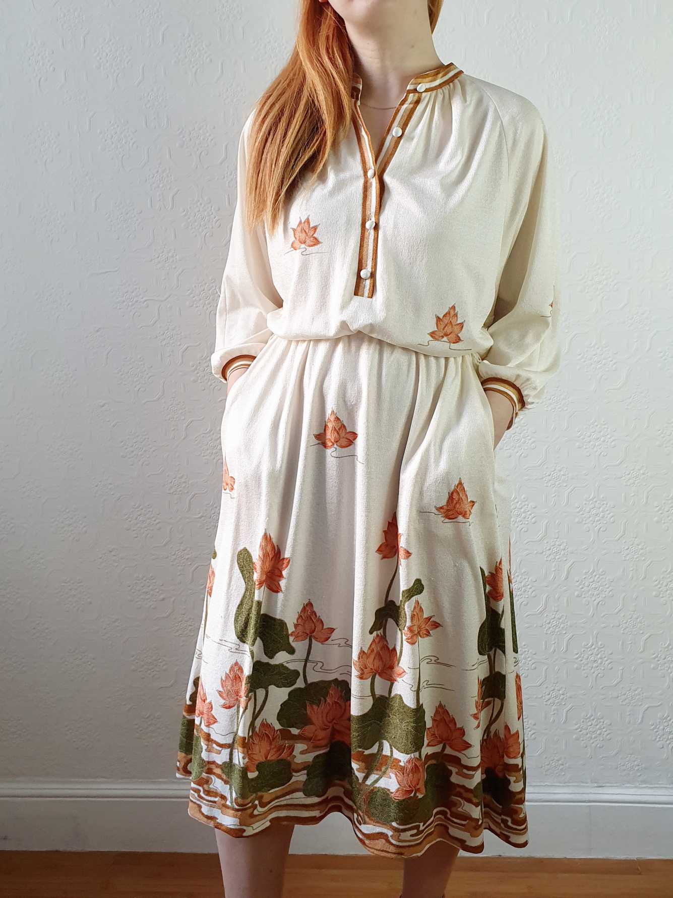 Vintage Floral 70s Tea Dress with Batwing Sleeves - S/M - Image 8