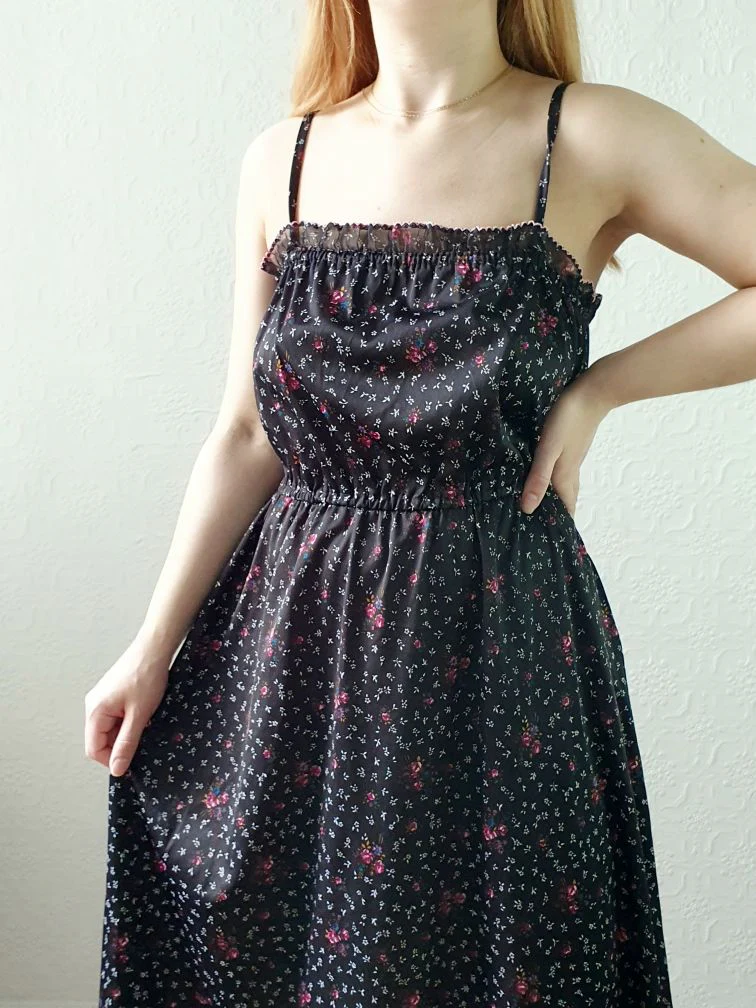 Vintage Floral Spaghetti Strap Dress - M/L - Image 10