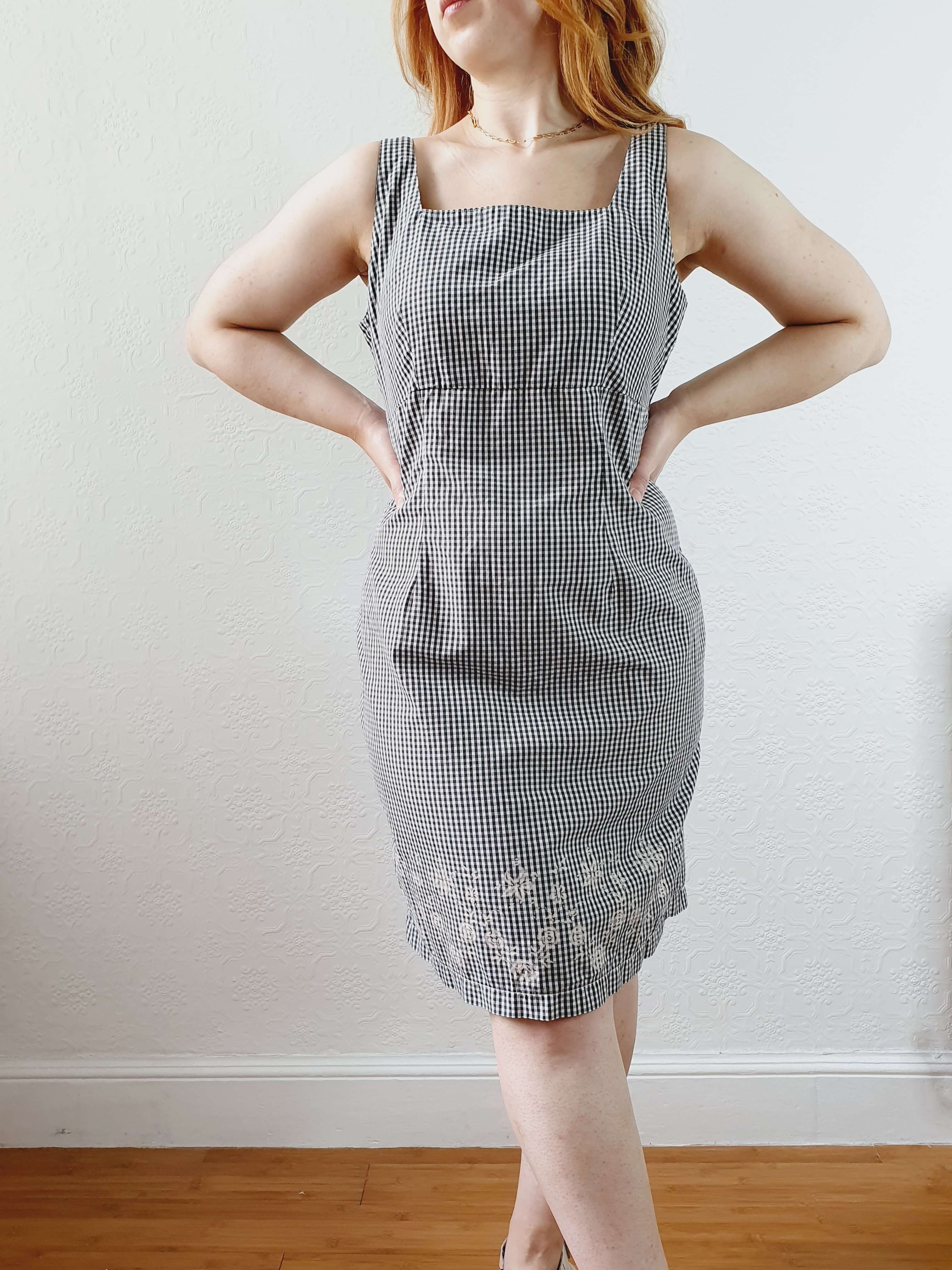 Vintage Gingham Sleeveless Dress with Square Neckline - M