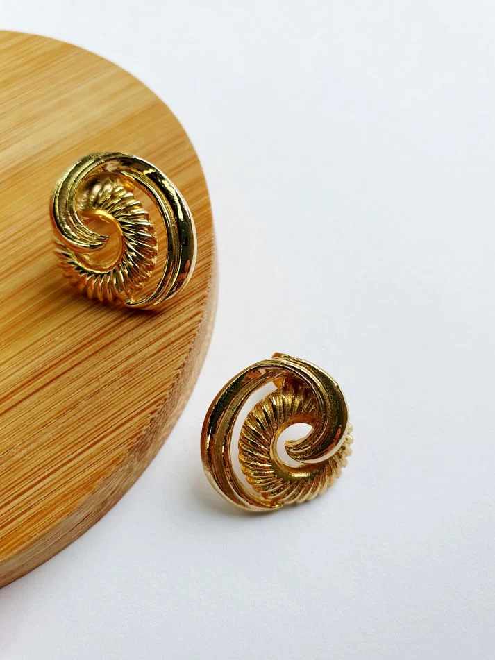 Vintage Gold Plated 1980s Stud Earrings - Image 5