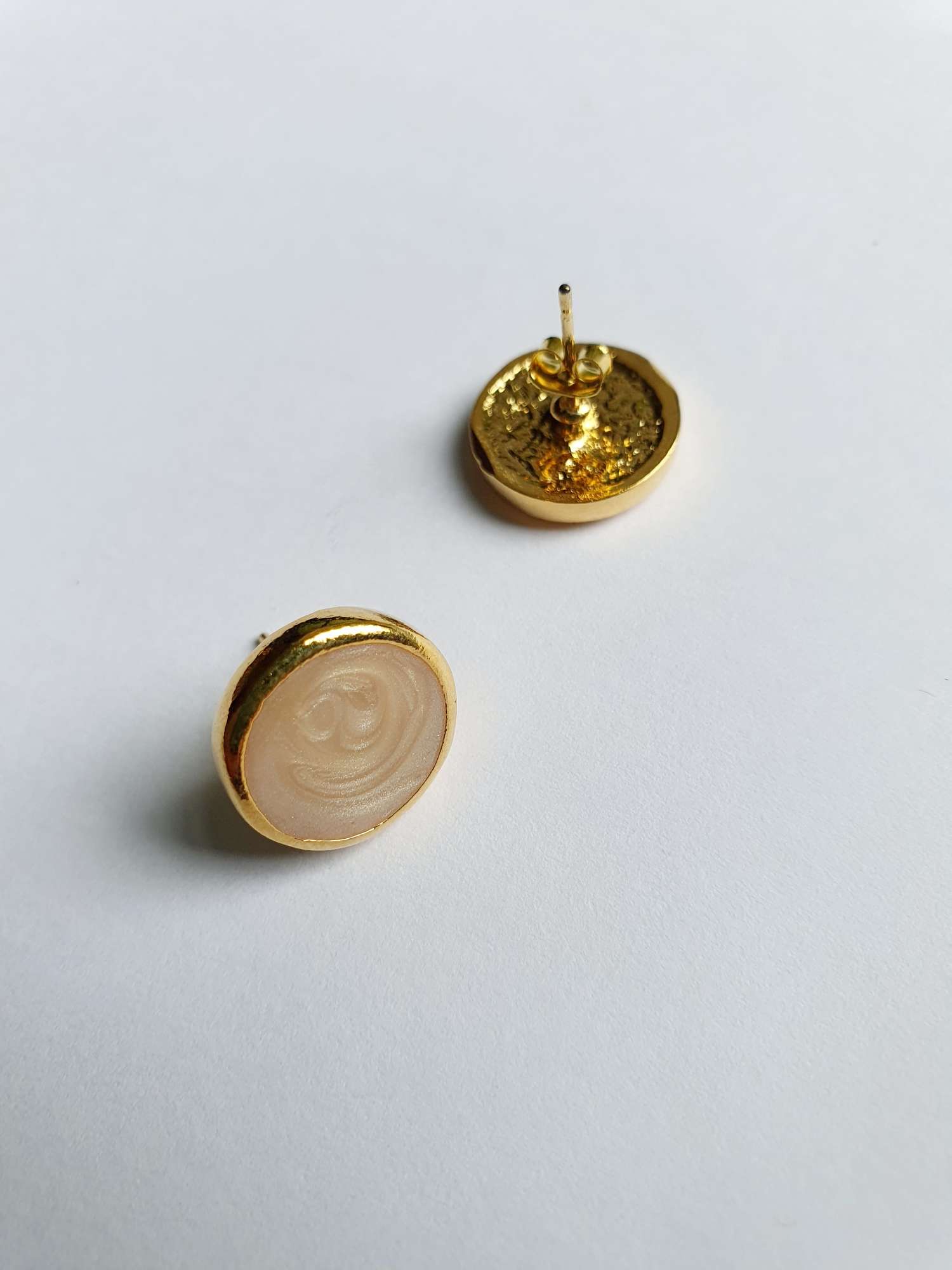 Vintage Gold Plated Beige Enamel Round Stud Earrings - Image 3