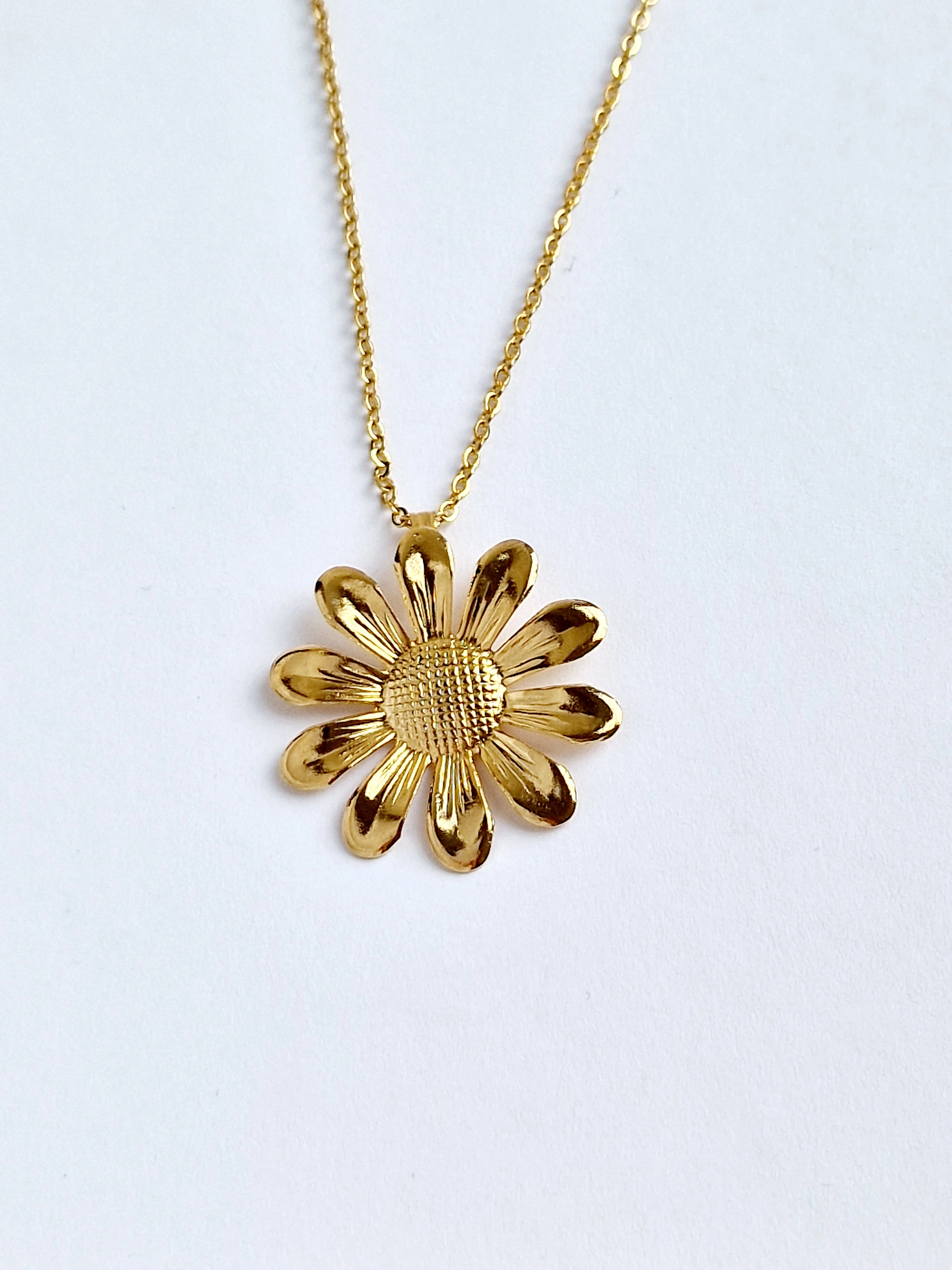 Vintage Gold Plated Cable Chain Necklace With Big Flower Charm - Image 4