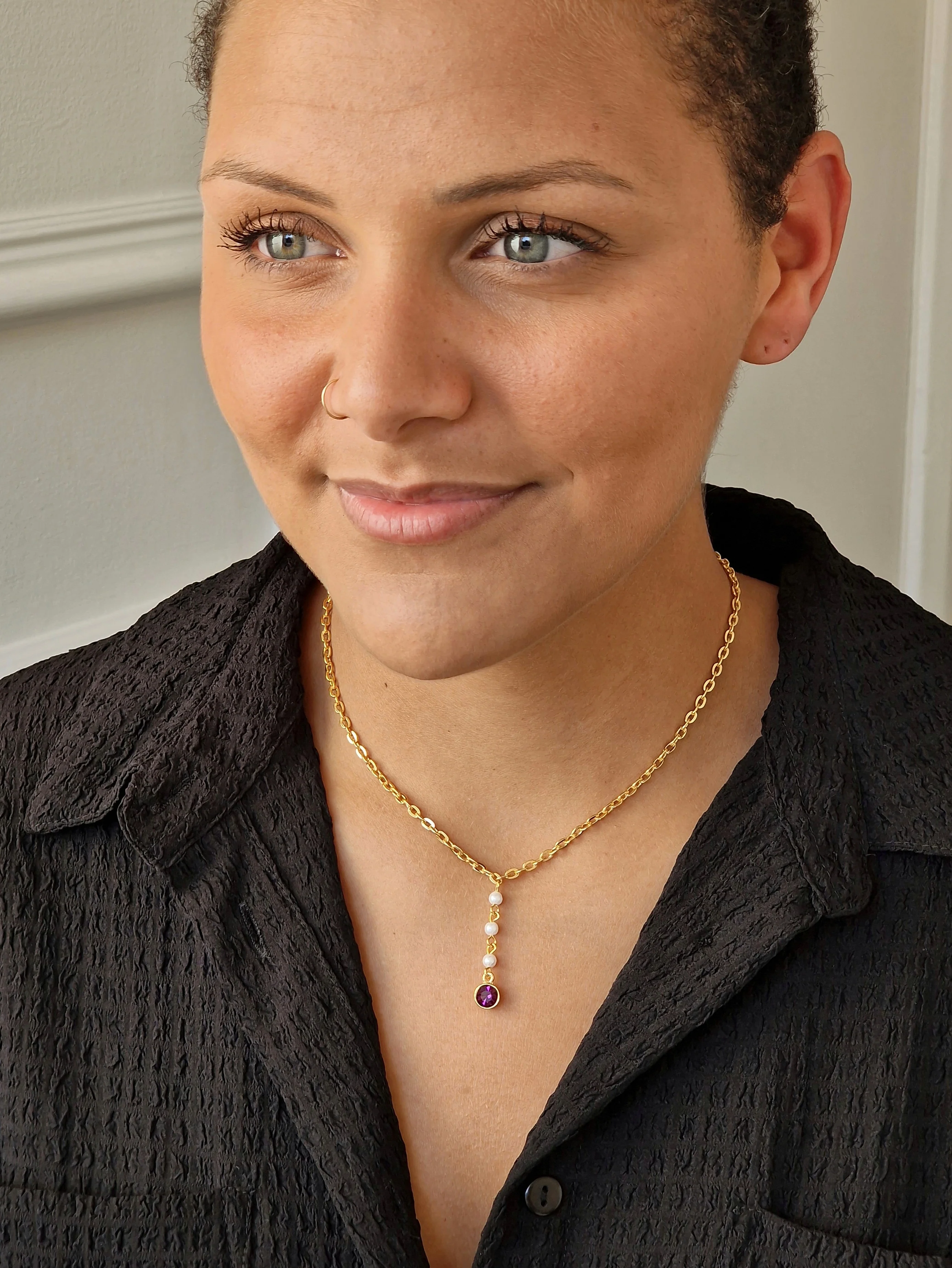Vintage Gold Plated Cable Chain Pendant Necklace with a Purple Crystal and Pearl Charm - Image 3