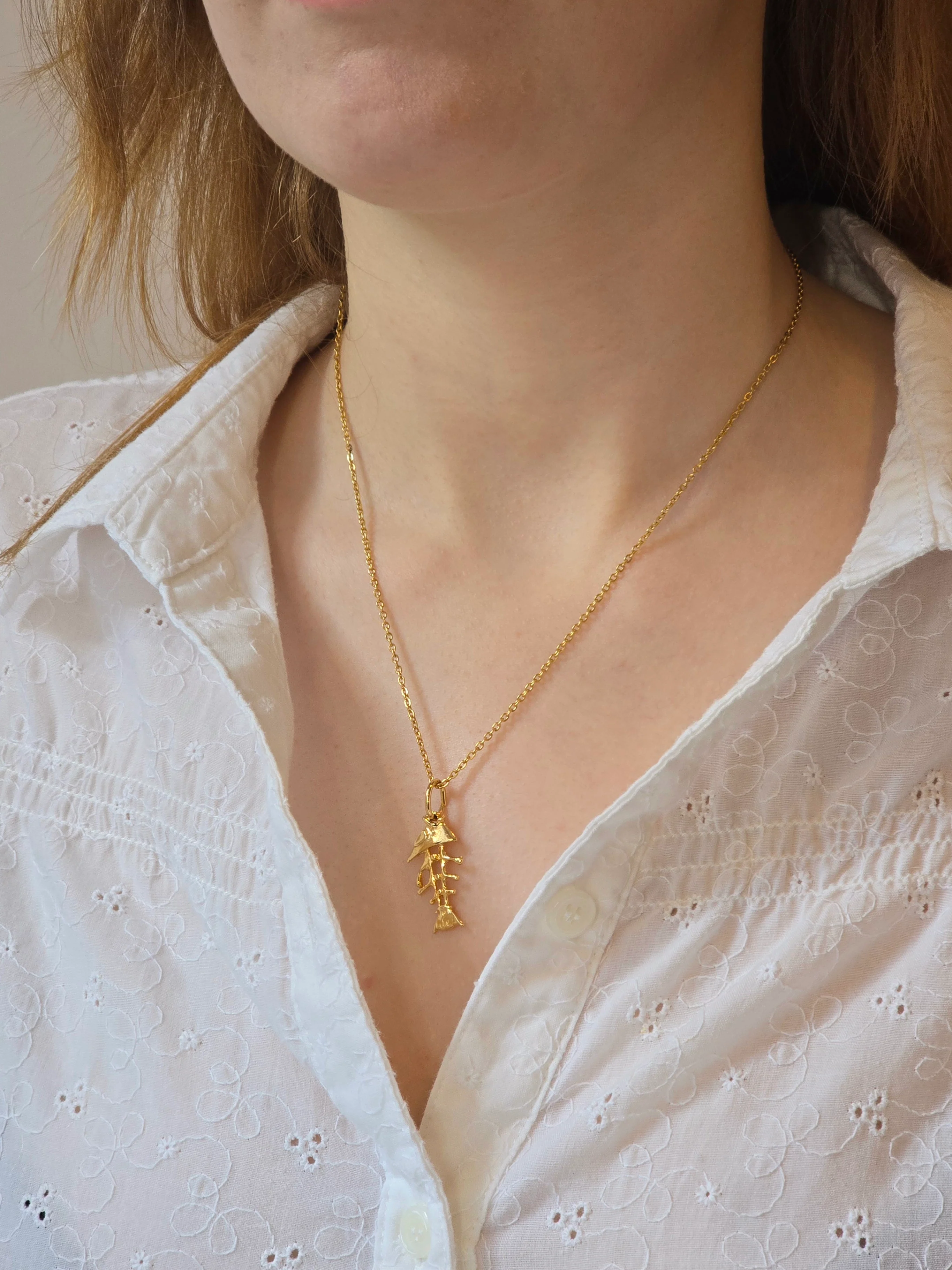 Vintage Gold Plated Chain Pendant Necklace with Fishbone Charm - Image 4