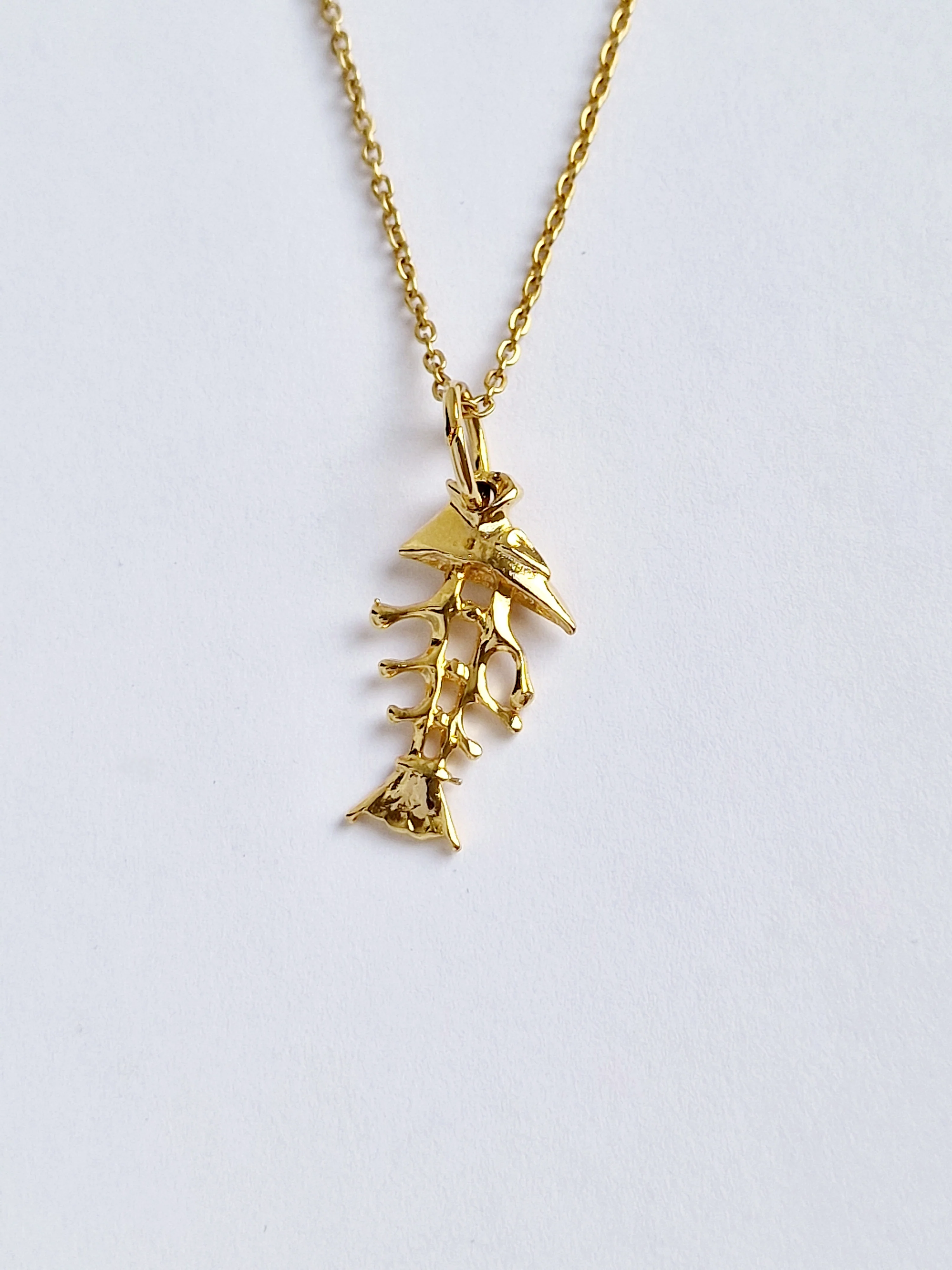 Vintage Gold Plated Chain Pendant Necklace with Fishbone Charm - Image 5