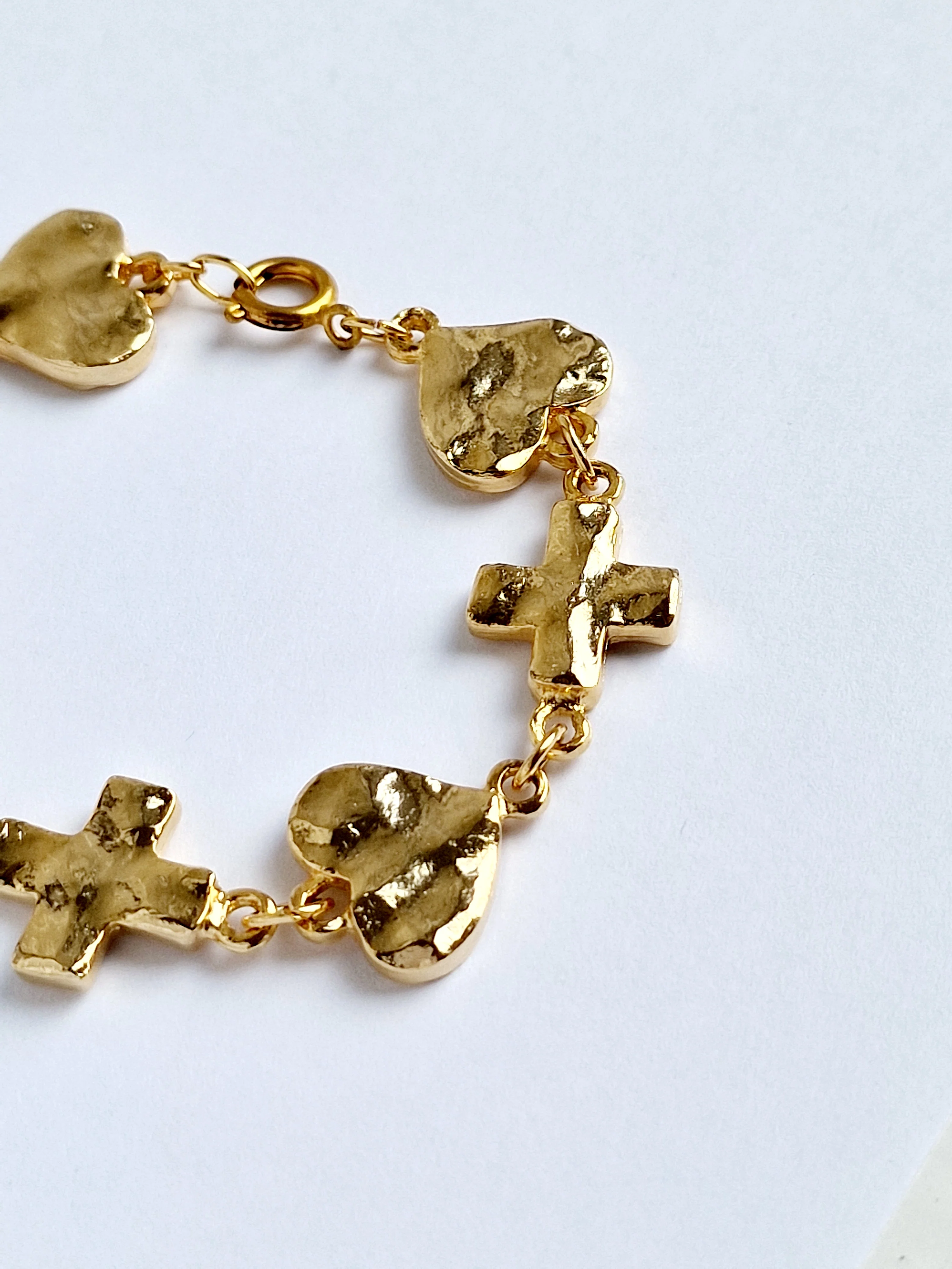 Vintage Gold Plated Chunky Cross & Heart Chain Bracelet - Image 4