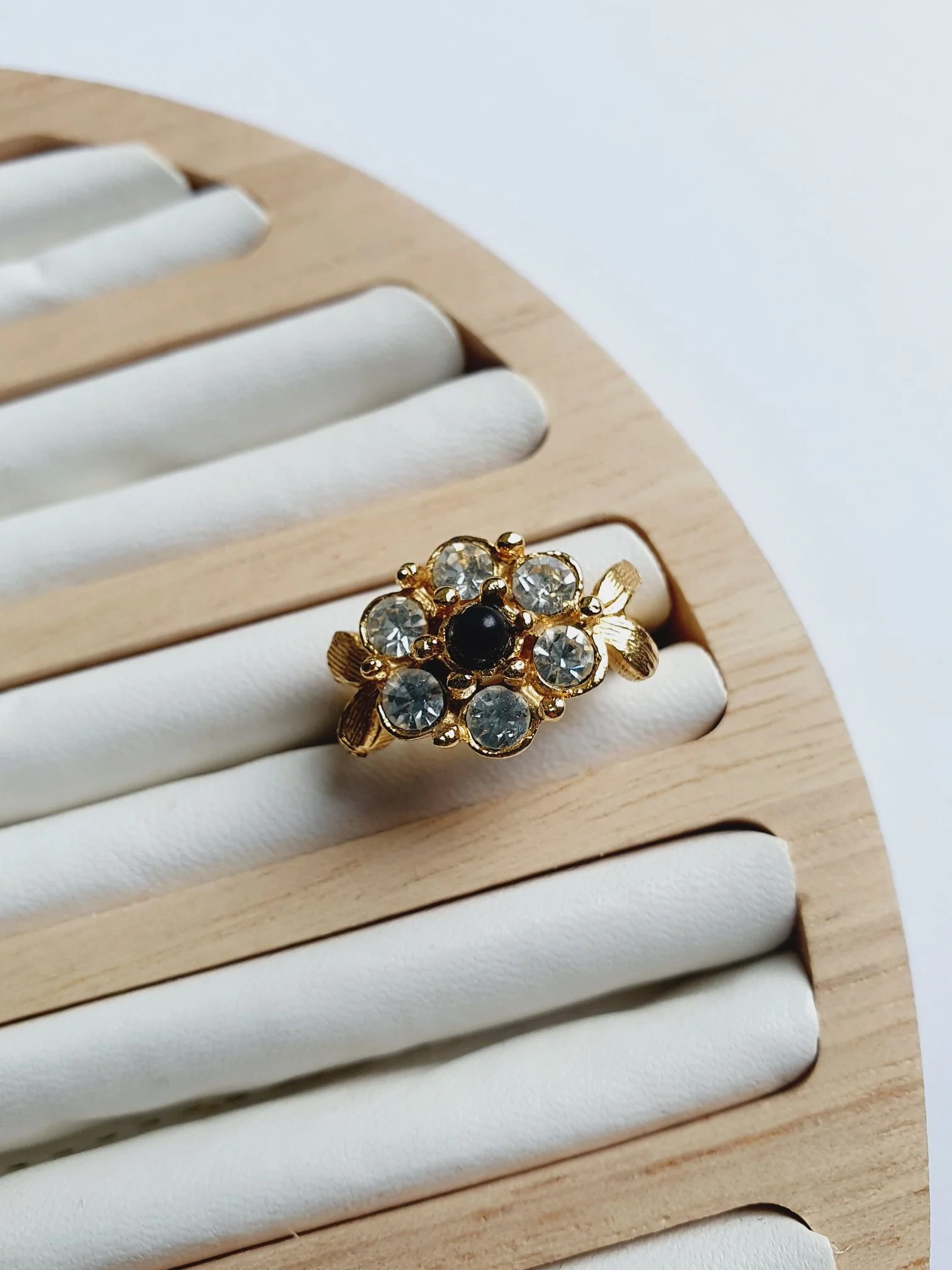 Vintage Gold Plated Clear & Black Crystal Flower Cocktail Ring - Image 2