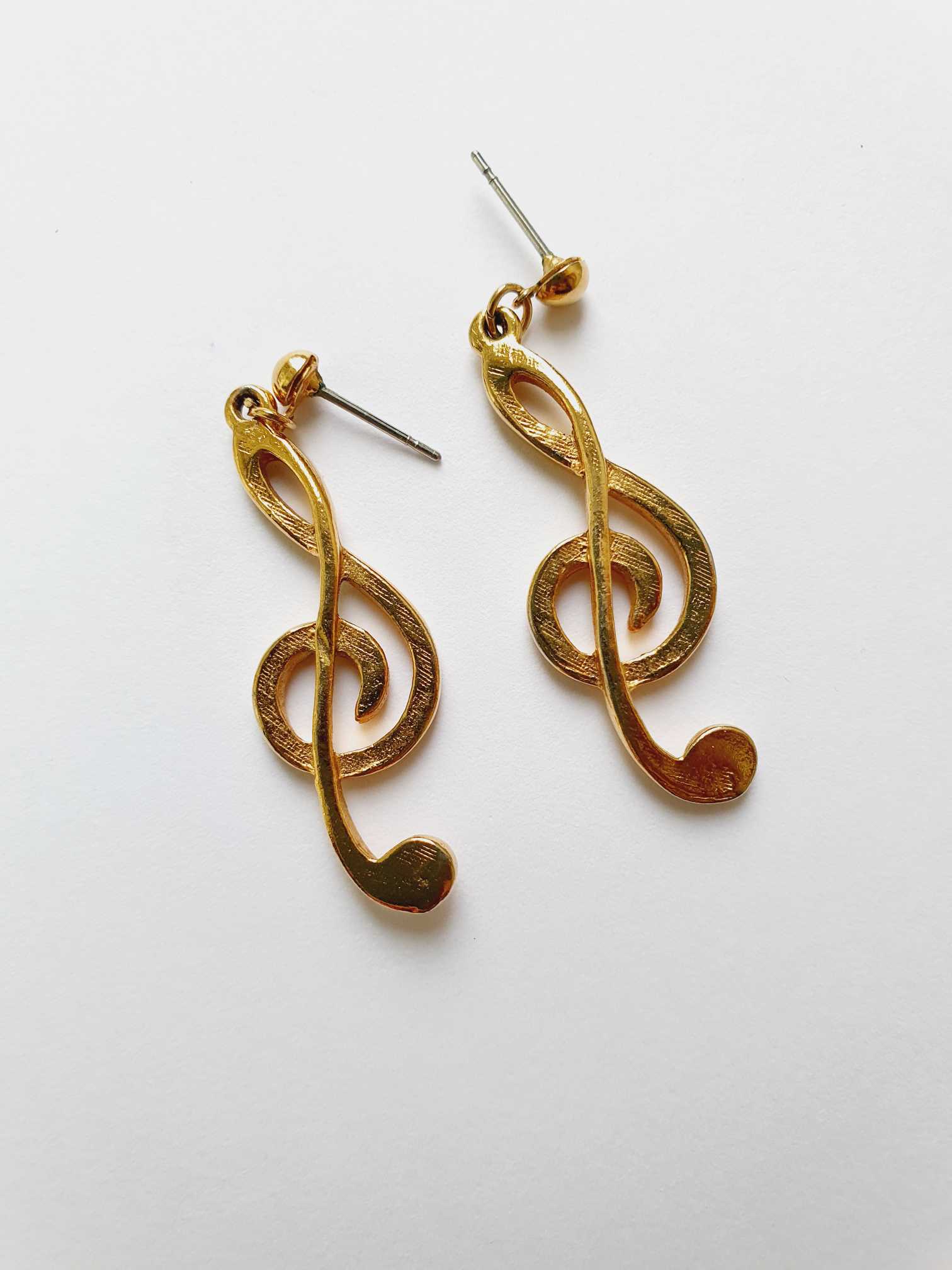 Vintage Gold Plated Clef Note Stud Earrings - Image 4