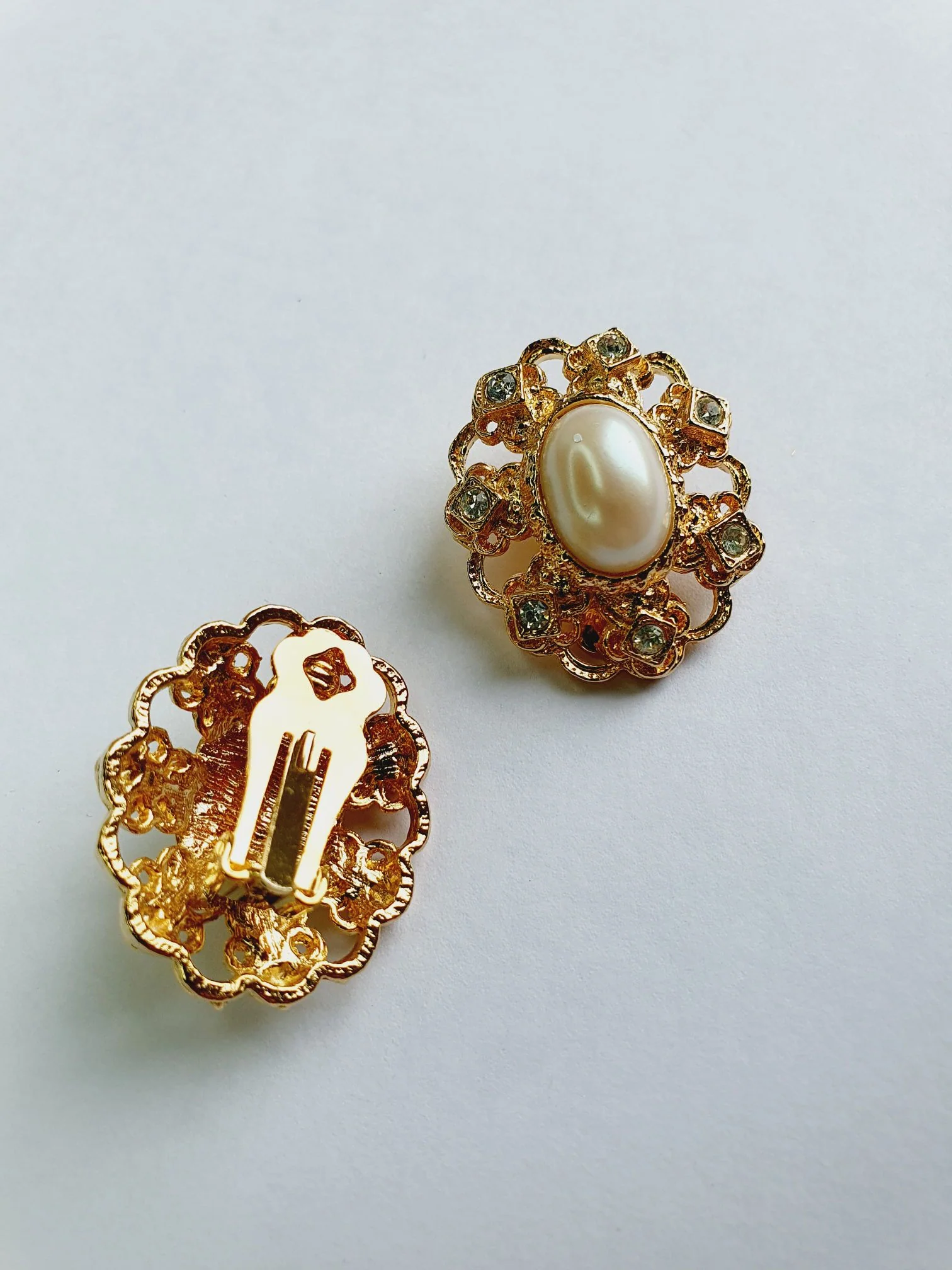 Vintage Gold Plated Clip On Pearl Earrings - Image 4
