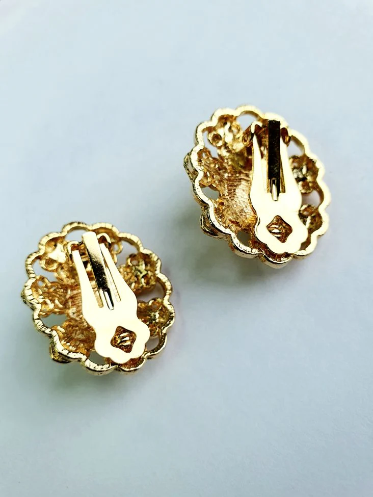 Vintage Gold Plated Clip On Pearl Earrings - Image 5