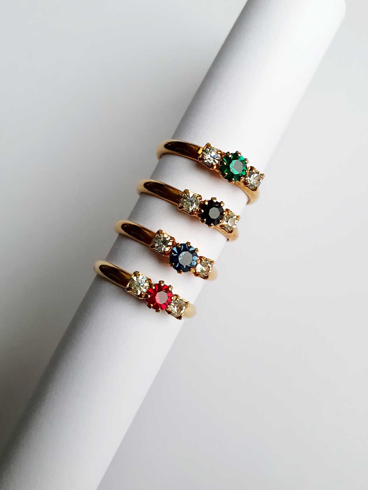 Vintage Gold Plated Coloured Crystal Ring - Image 12