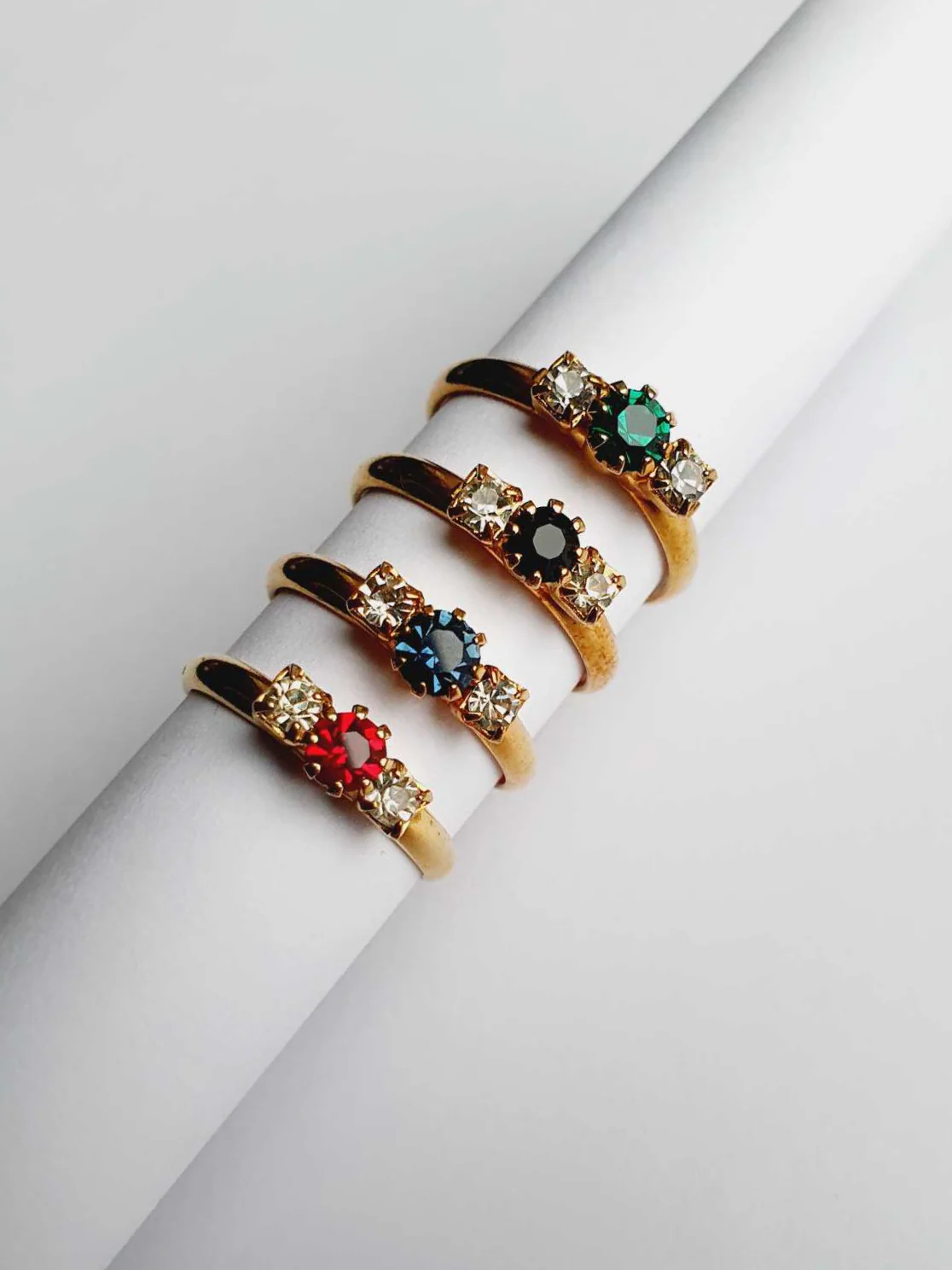 Vintage Gold Plated Coloured Crystal Ring - Image 3