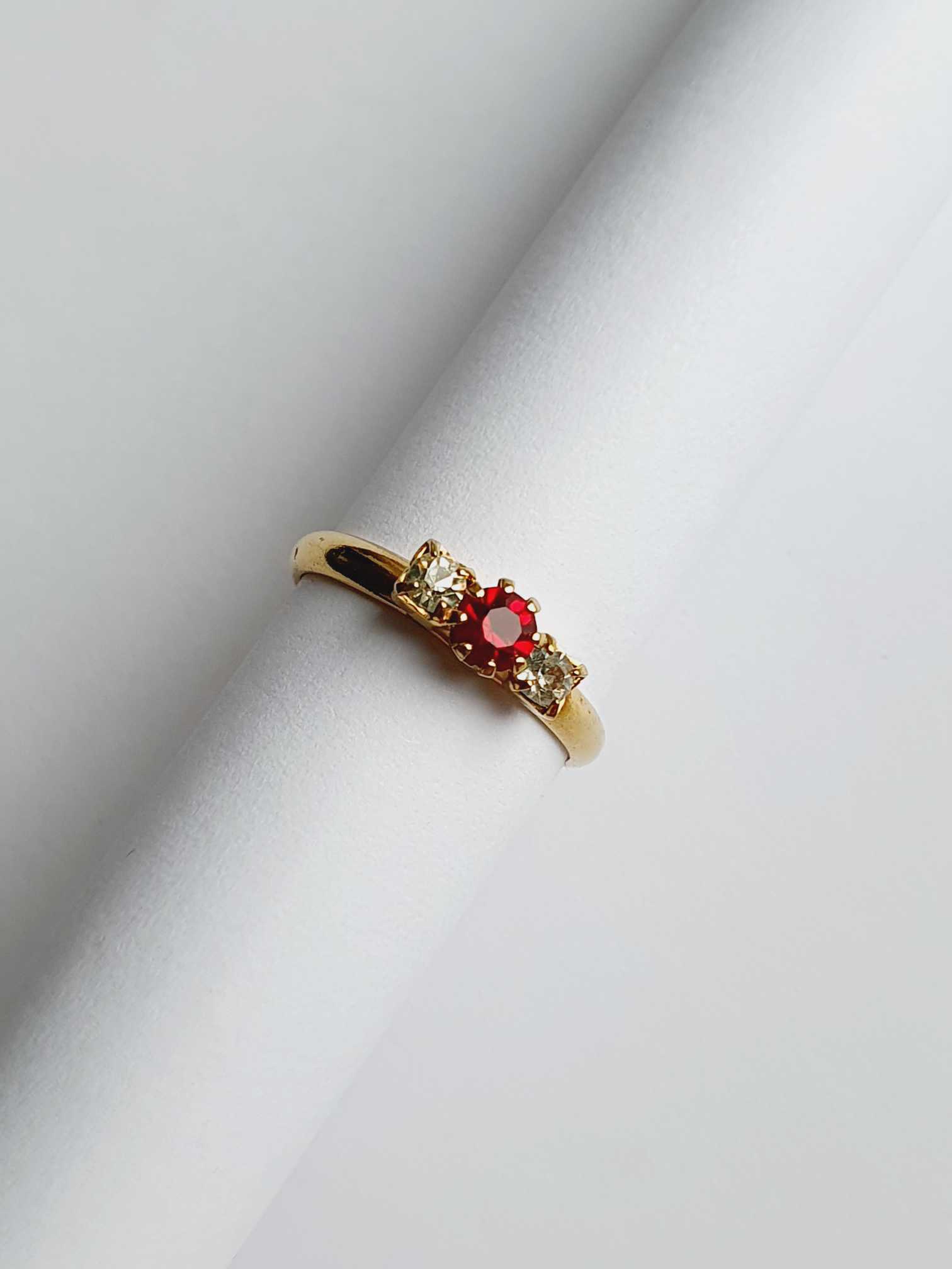 Vintage Gold Plated Coloured Crystal Ring - Image 4