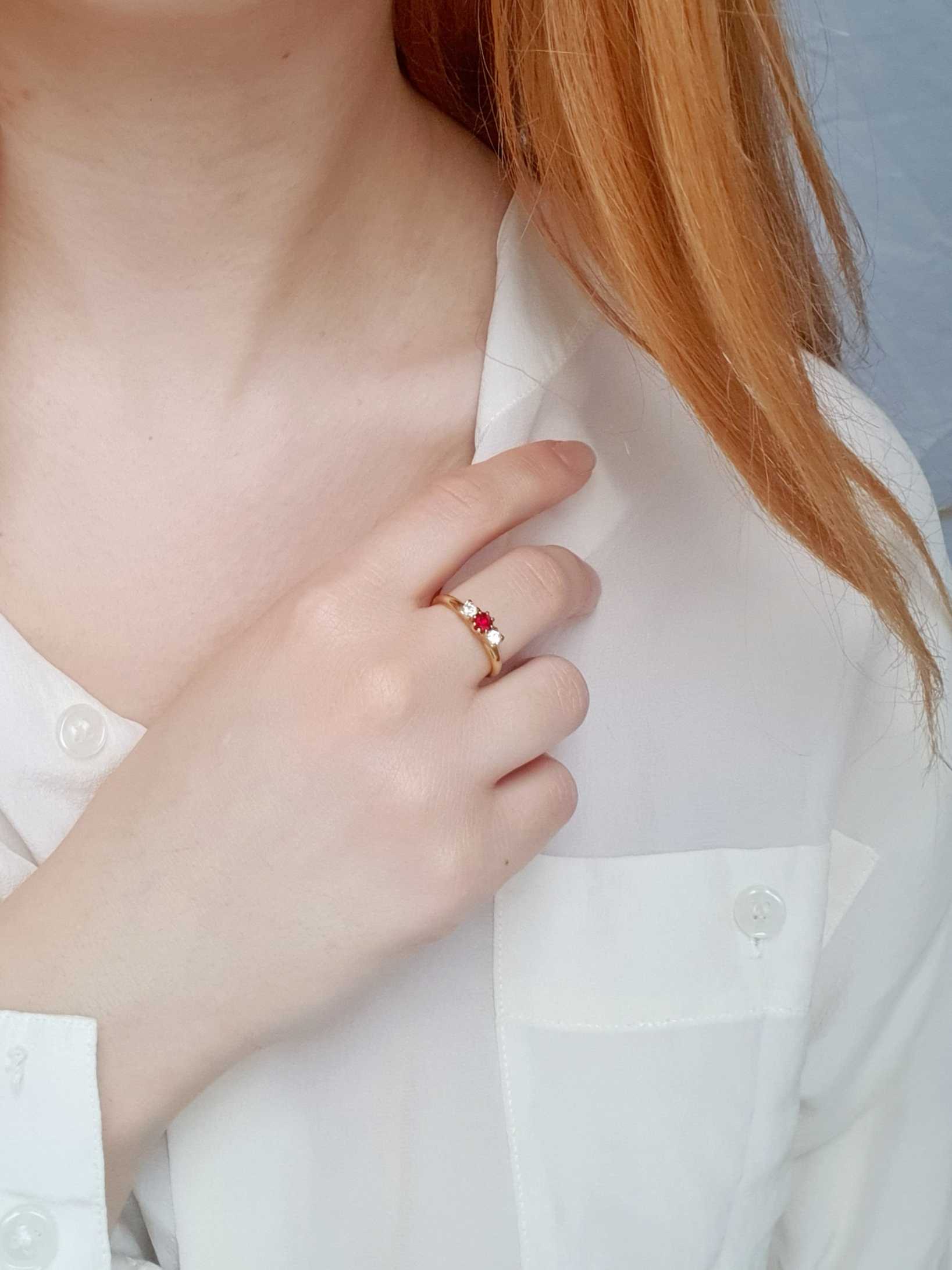 Vintage Gold Plated Coloured Crystal Ring - Image 5