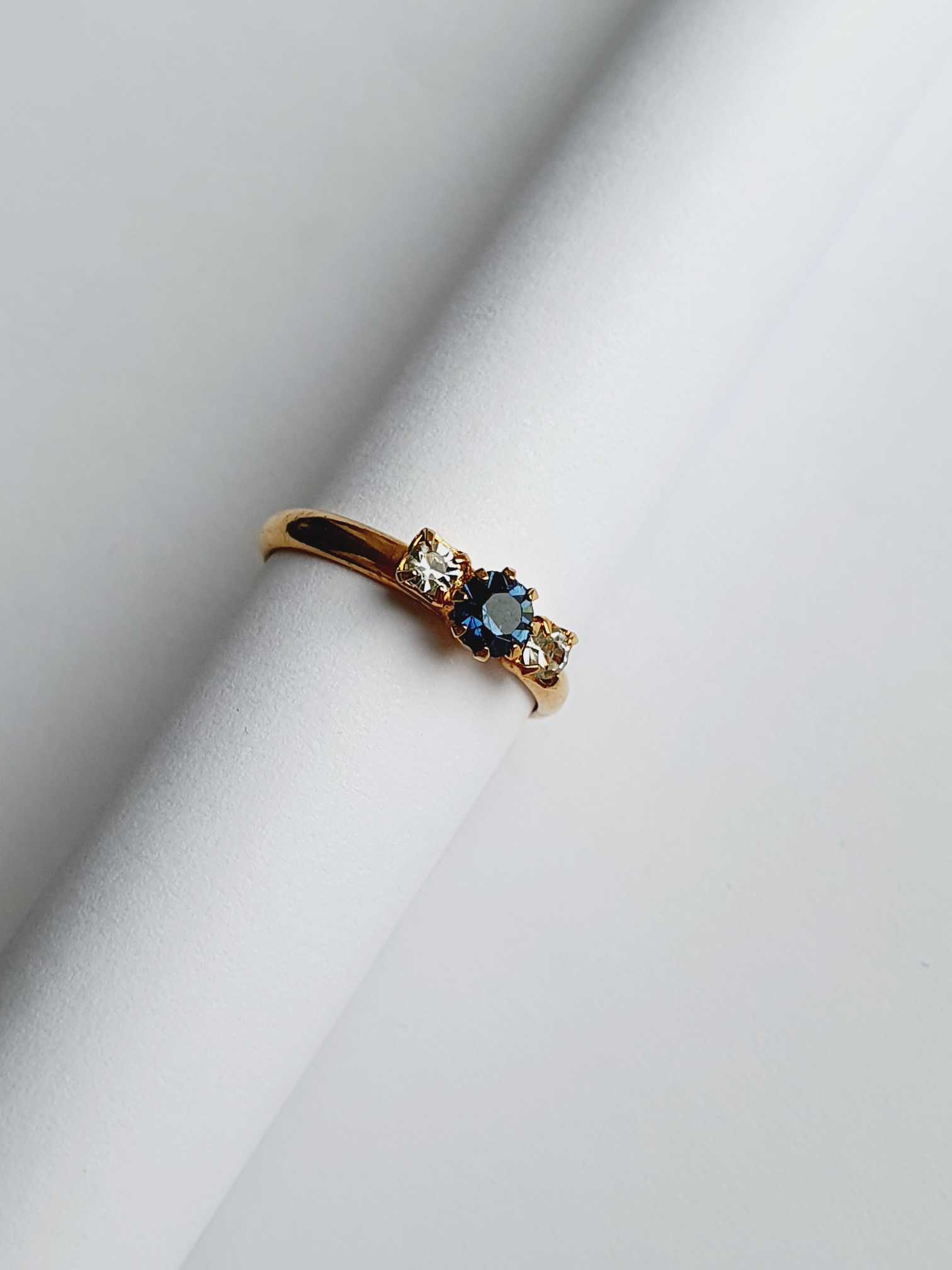 Vintage Gold Plated Coloured Crystal Ring - Image 6