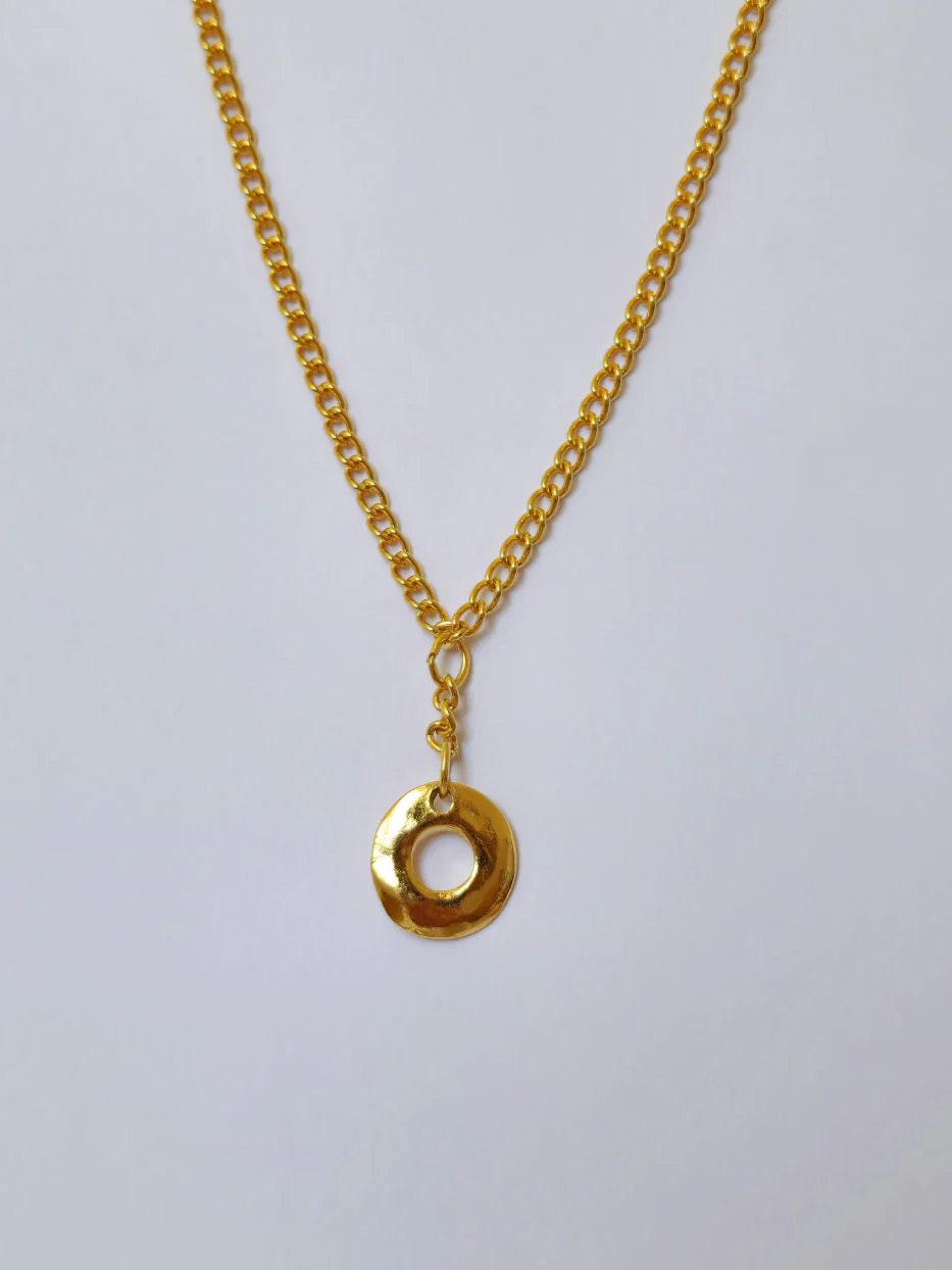 Vintage Gold Plated Curb Chain Pendant Necklace with Circle Charm - Image 2