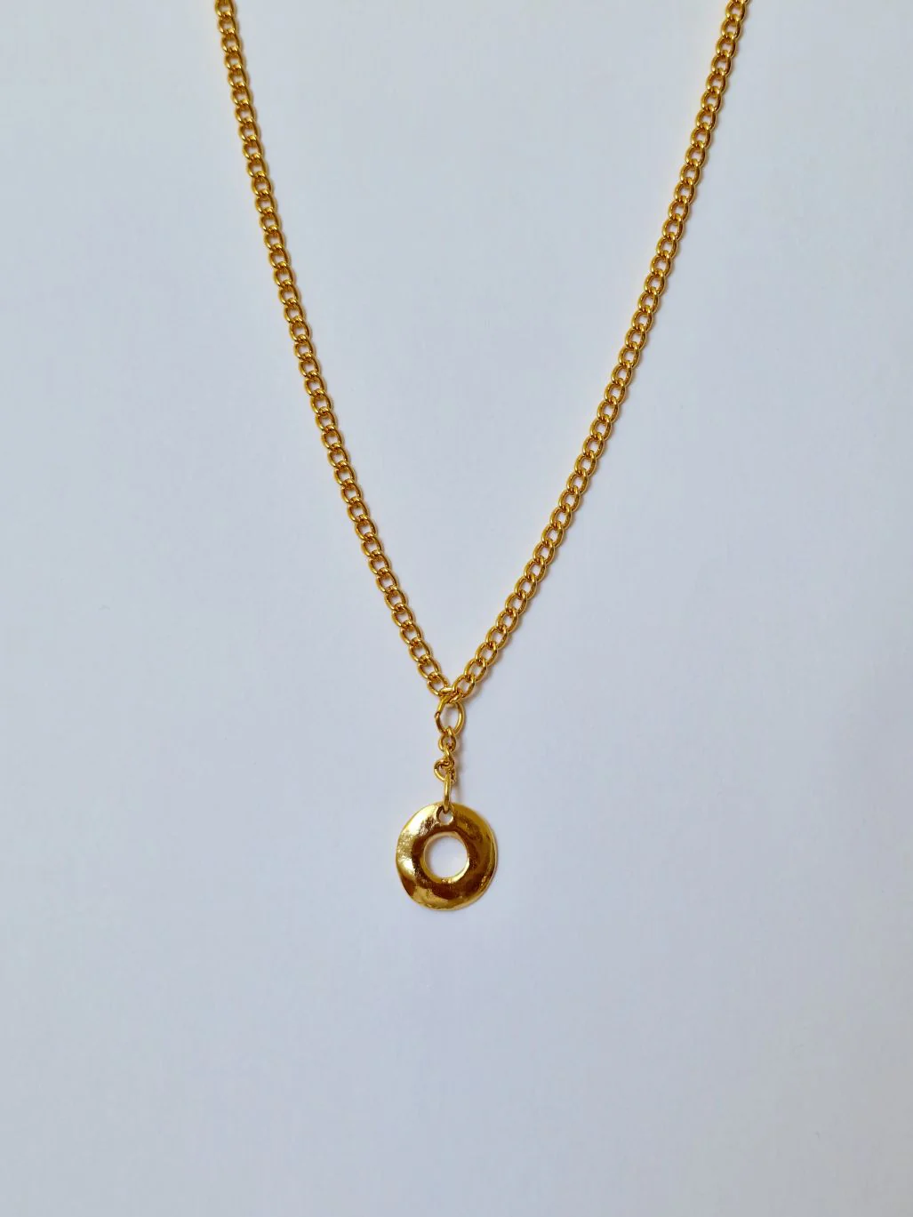 Vintage Gold Plated Curb Chain Pendant Necklace with Circle Charm - Image 5