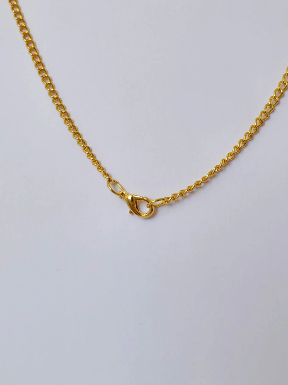 Vintage Gold Plated Curb Chain Pendant Necklace with Circle Charm - Image 6
