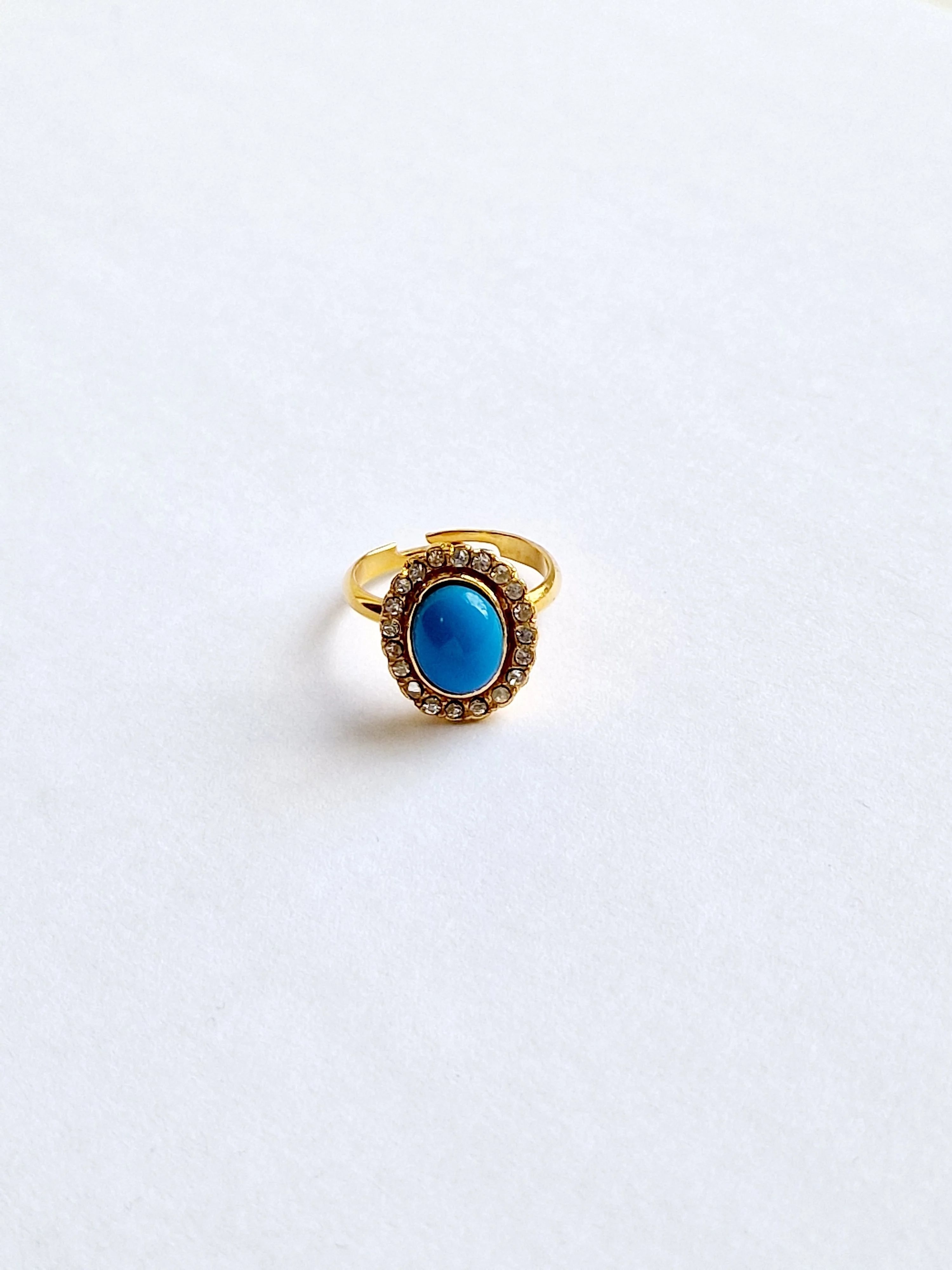 Vintage Gold Plated Faux Turquoise Oval Cocktail Ring with Crystals - Image 5