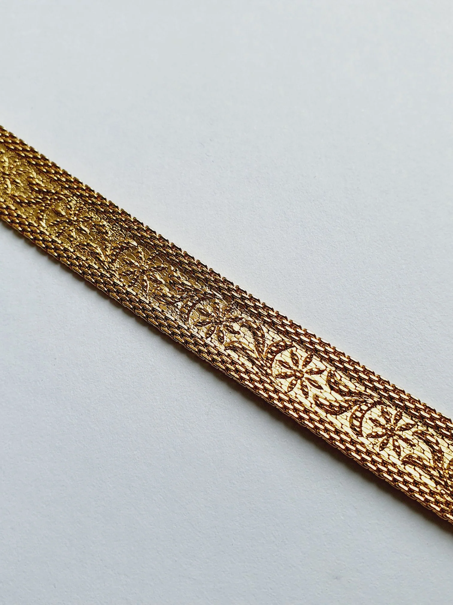 Vintage Gold Plated Flat Mesh Chain Necklace - Image 3
