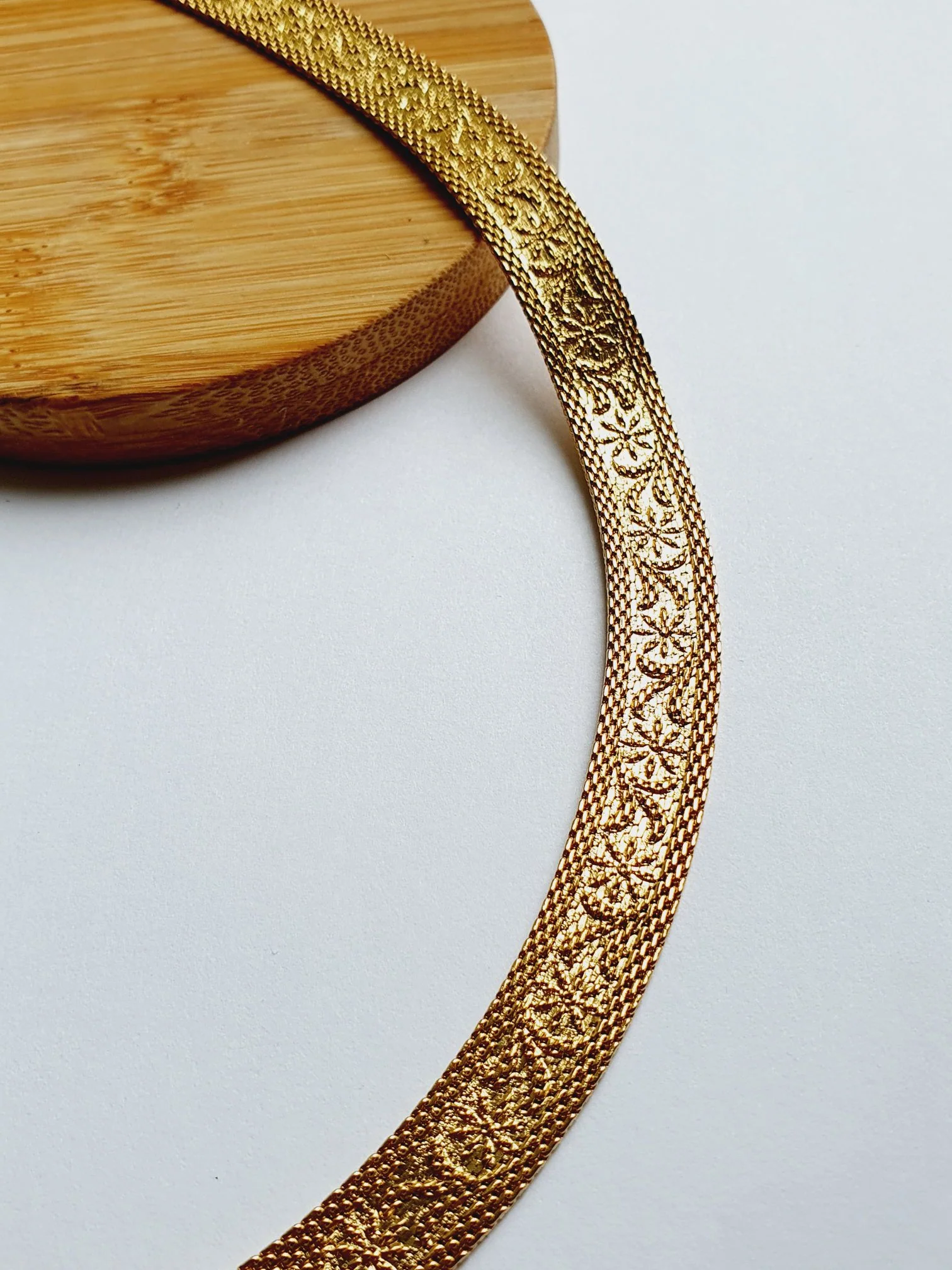 Vintage Gold Plated Flat Mesh Chain Necklace - Image 4