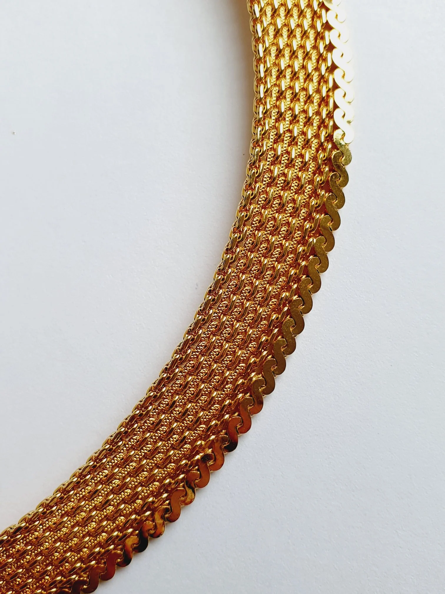 Vintage Gold Plated Flat Mesh Chain Necklace - Image 5