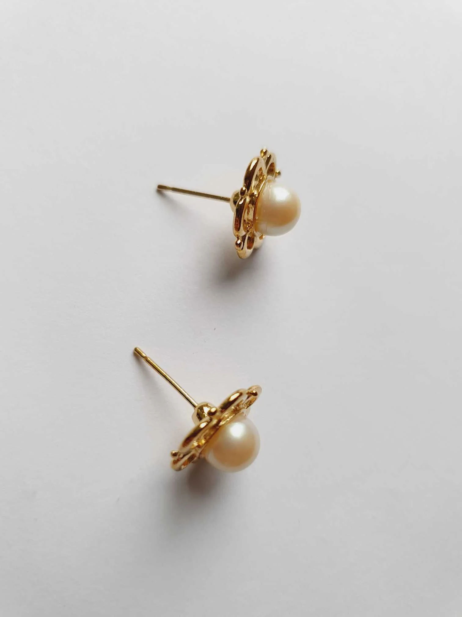 Vintage Gold Plated Flower & Pearl Stud Earrings - Image 3