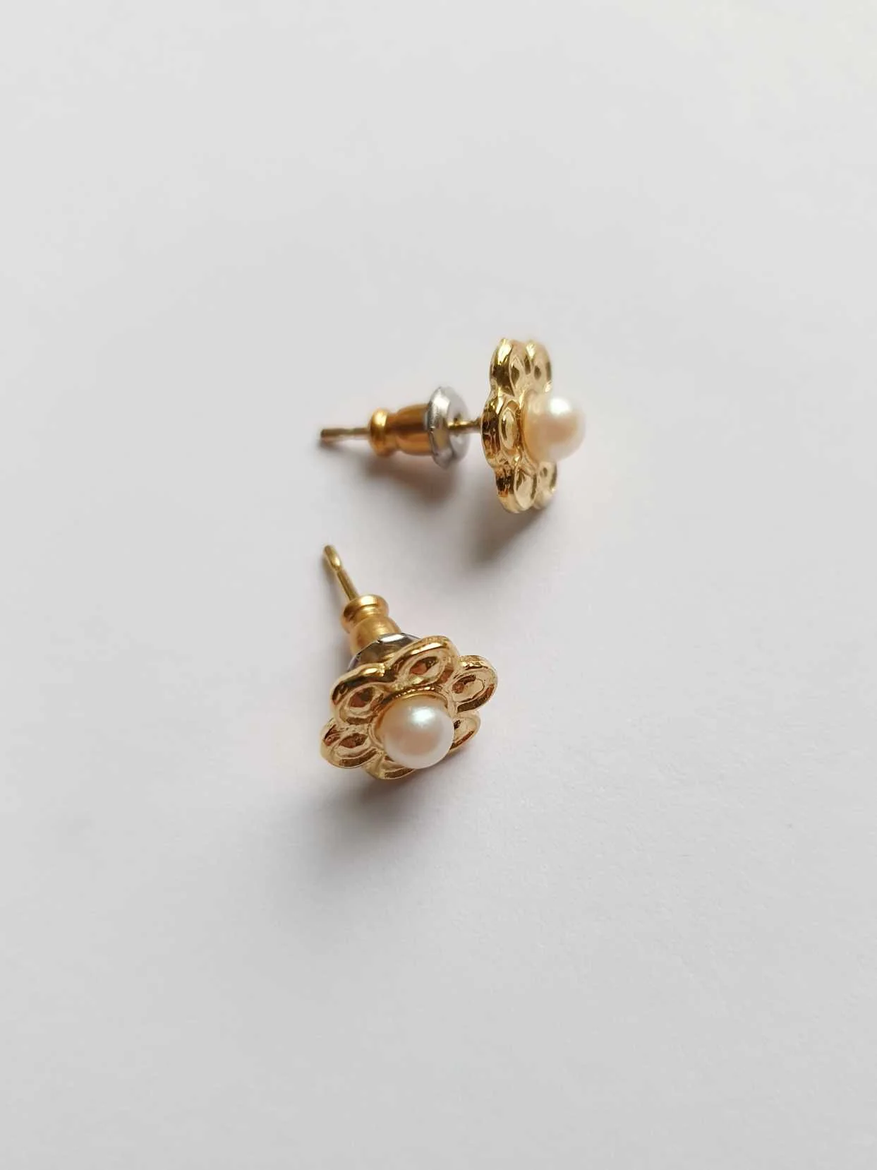 Vintage Gold Plated Flower Stud Earrings with Faux Pearl - Image 4