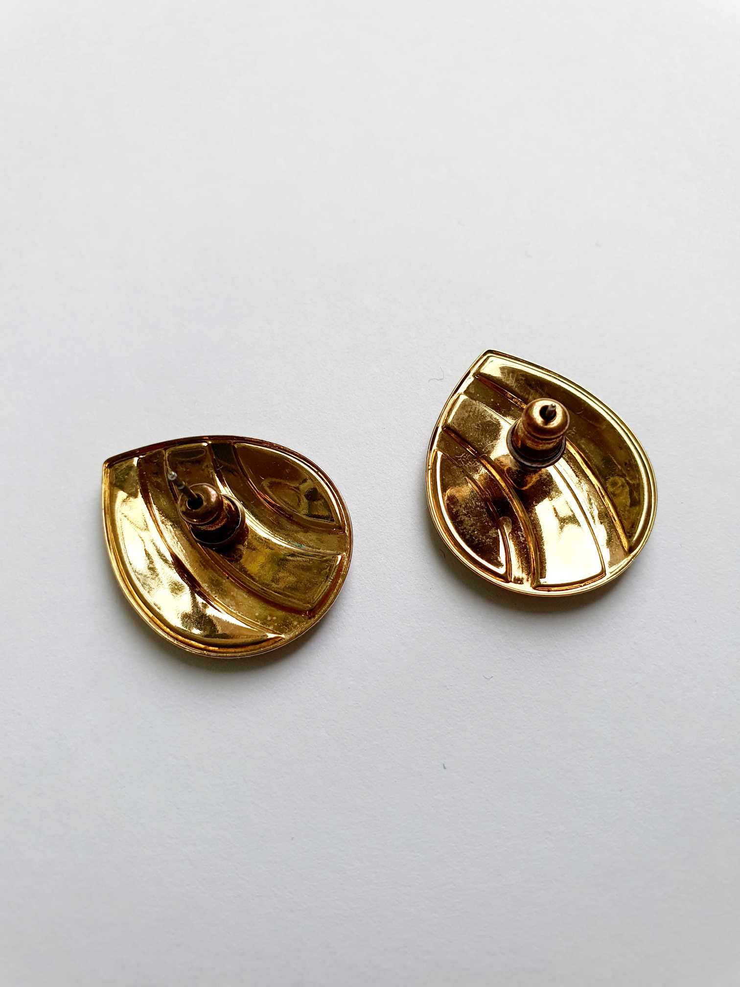 Vintage Gold Plated Green Enamel Teardrop Stud Earrings - Image 4