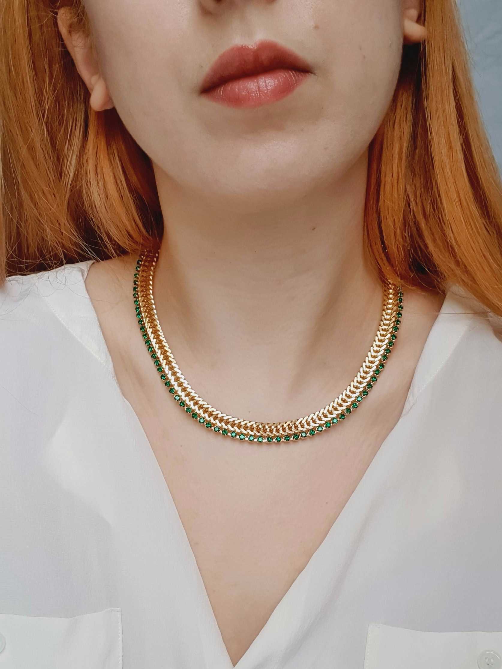 Vintage Gold Plated Herringbone Chain Necklace with Emerald Crystals - Image 2