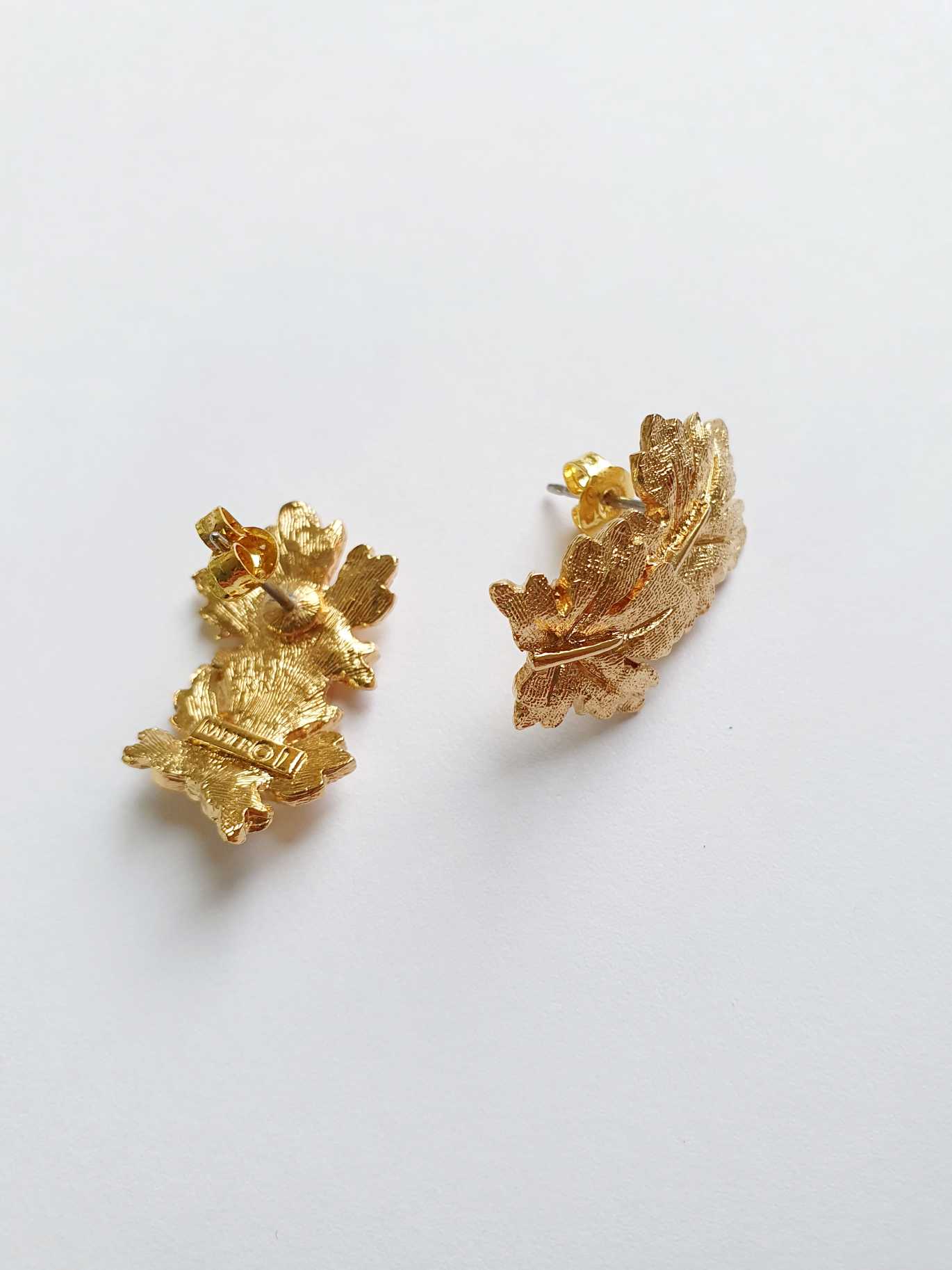 Vintage Gold Plated Leaf Stud Earrings by Napier - Image 4