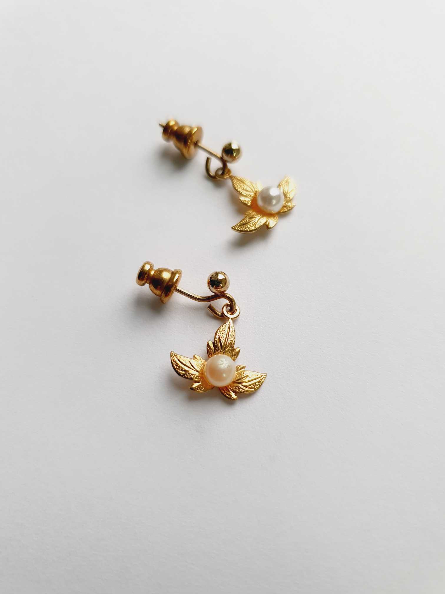 Vintage Gold Plated Pear Leaf Earring & Necklace Set - Image 6