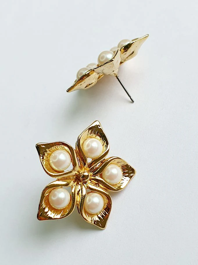 Vintage Gold Plated Pearl Flower Stud Earrings - Image 6