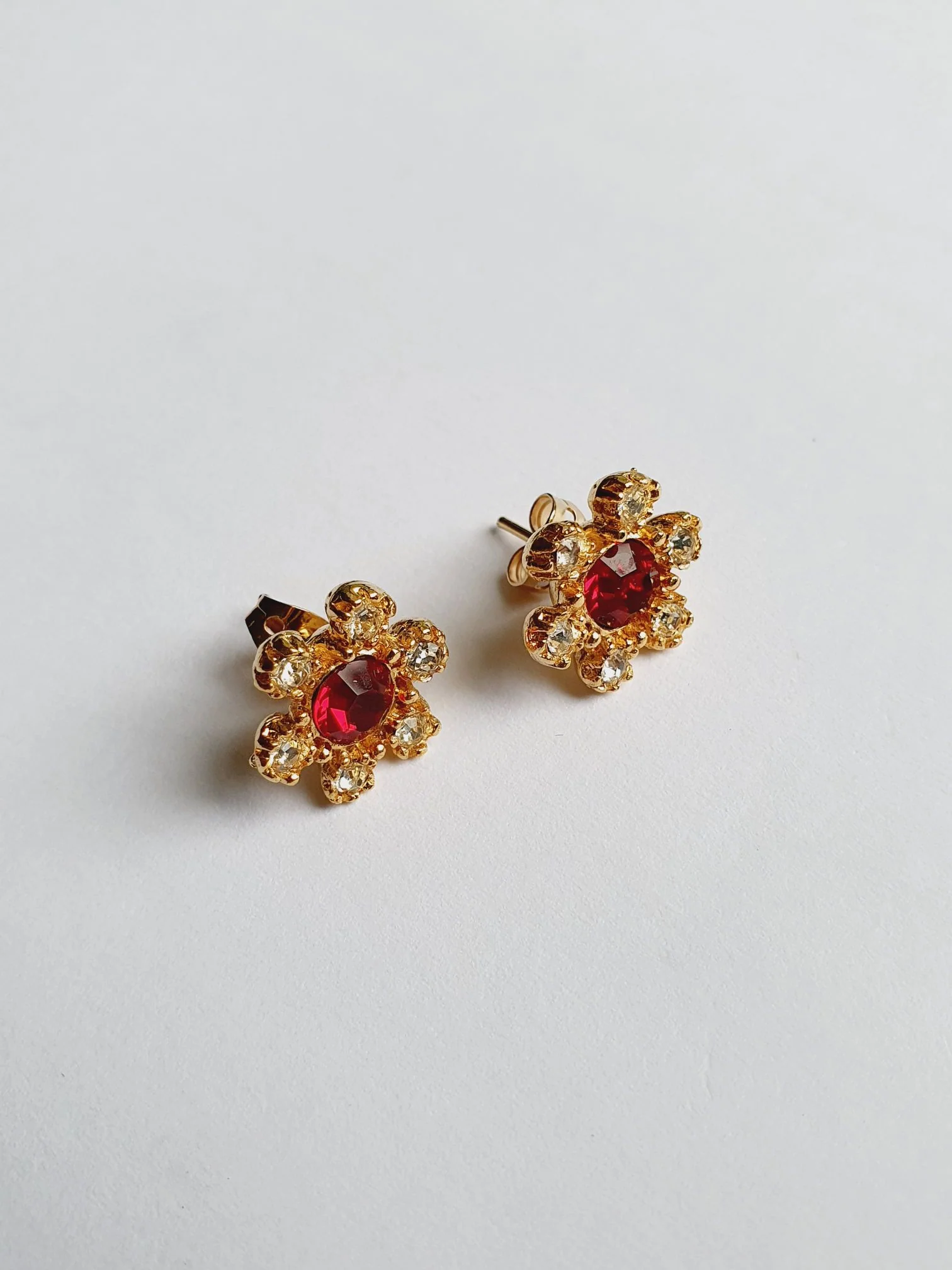 Vintage Gold Plated Red & Clear Crystal Flower Stud Earrings - Image 3