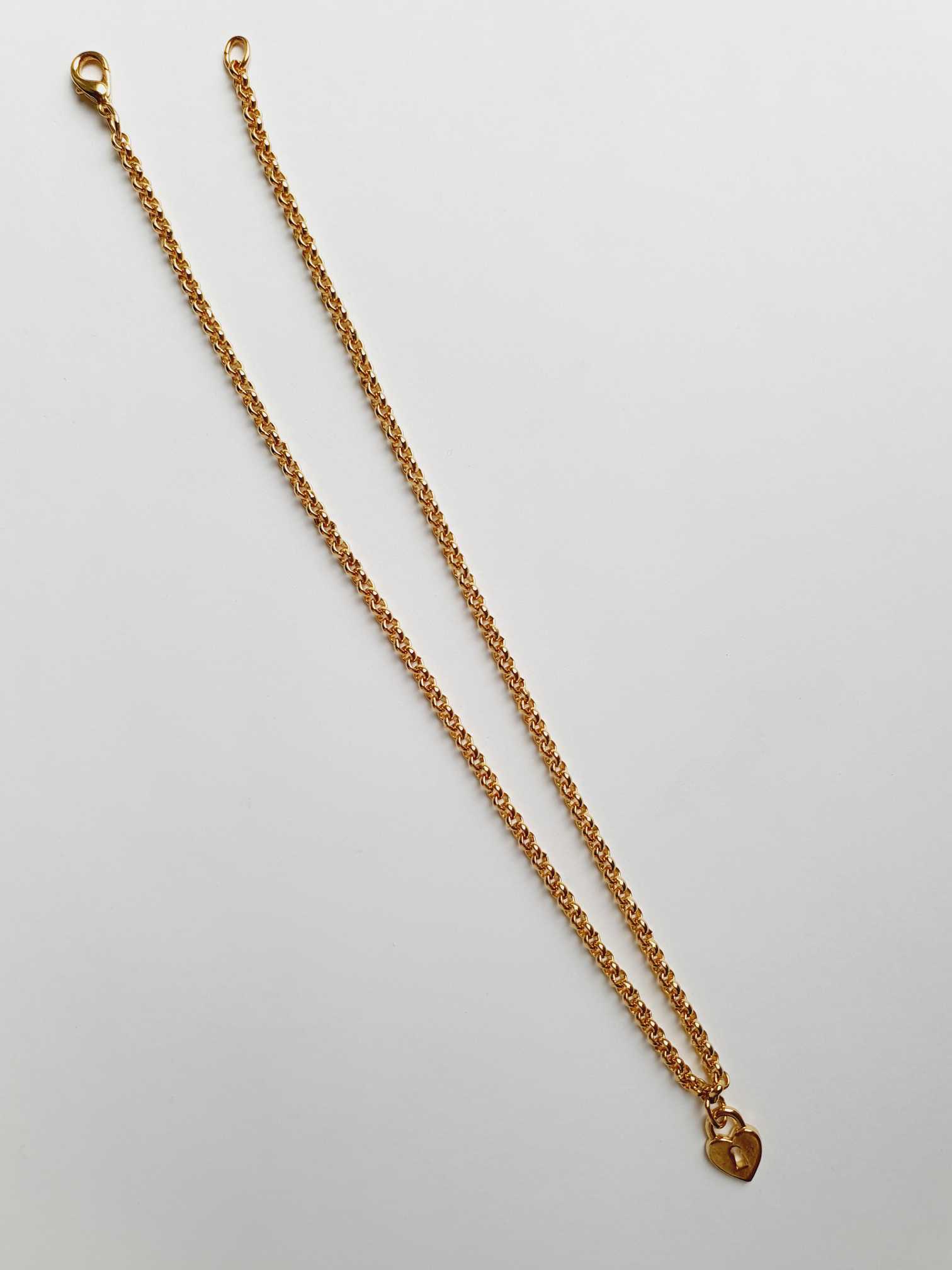 Vintage Gold Plated Rolo Chain Necklace with Heart Padlock Charm - Image 4