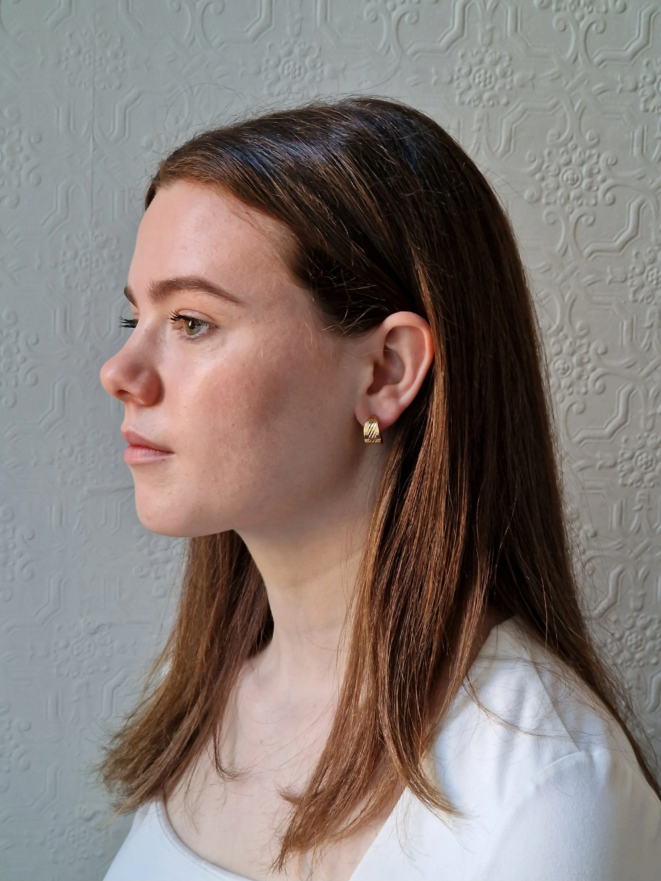 Vintage Gold Plated Textured Small Hoop Earrings - Image 4
