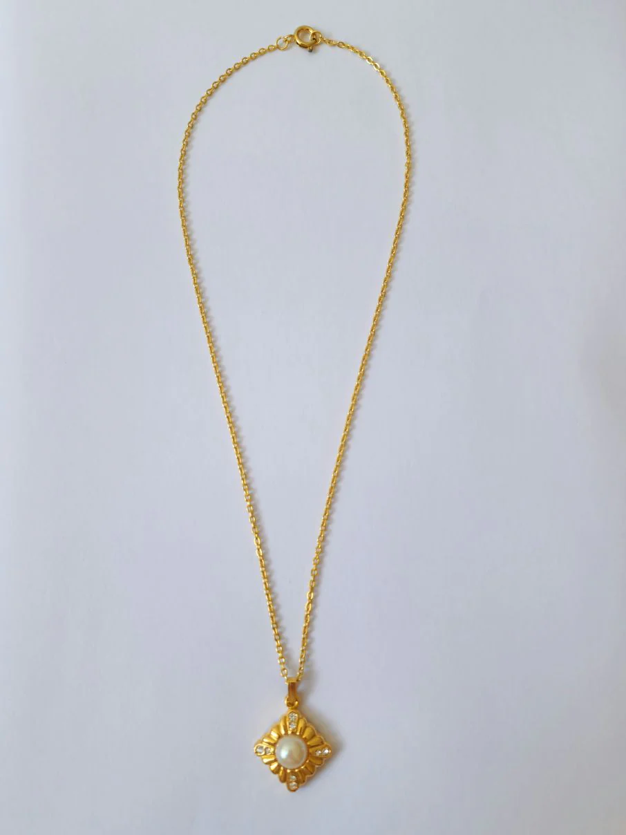 Vintage Gold Plated Thin Cable Chain Pendant Necklace with Pearl and Crystals - Image 4