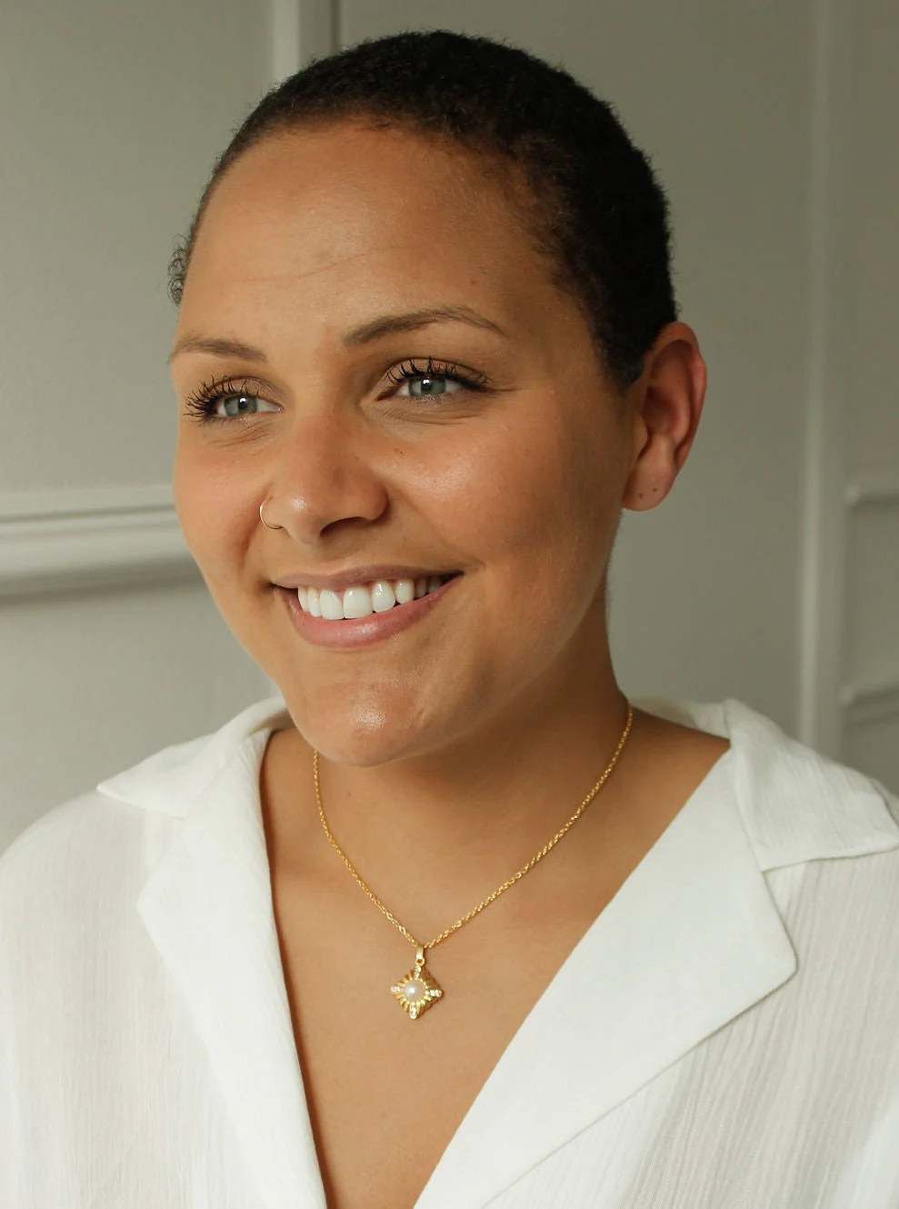 Vintage Gold Plated Thin Cable Chain Pendant Necklace with Pearl and Crystals - Image 6