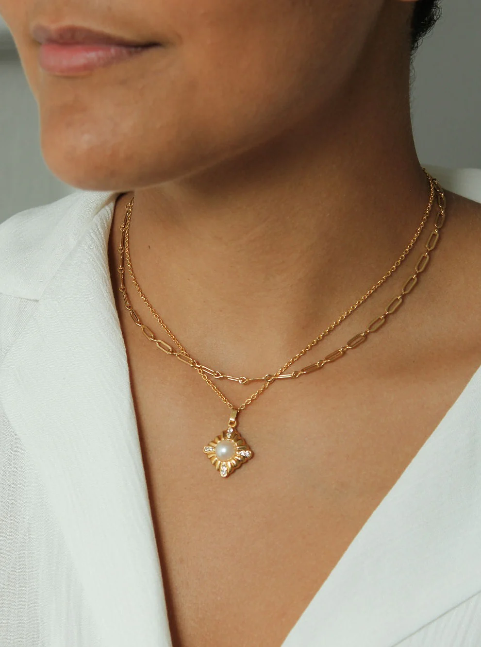 Vintage Gold Plated Thin Cable Chain Pendant Necklace with Pearl and Crystals - Image 7