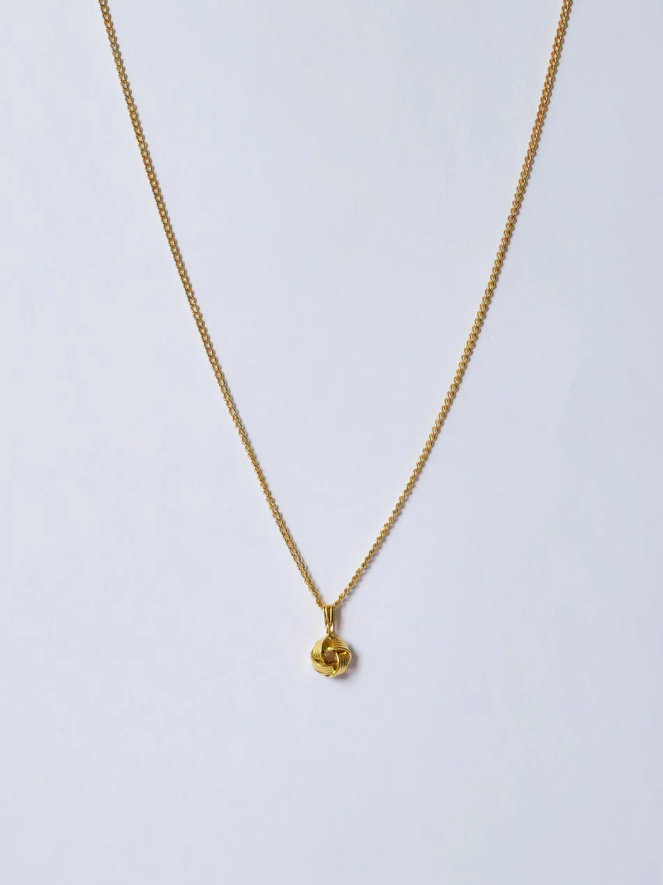Vintage Gold Plated Thin Curb Chain Pendant Necklace with Twisted Knot Charm - Image 4