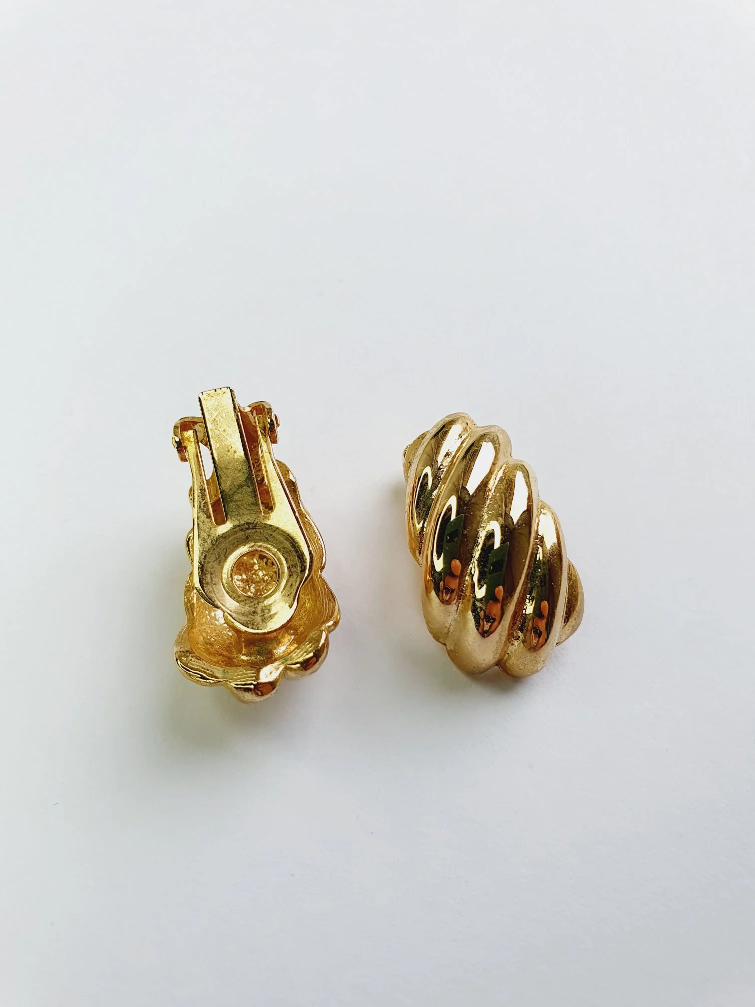 Vintage Gold Toned 1980s Clip On Earrings - Image 4