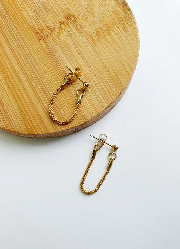 Vintage Gold Toned Chain Stud Earrings - Image 5