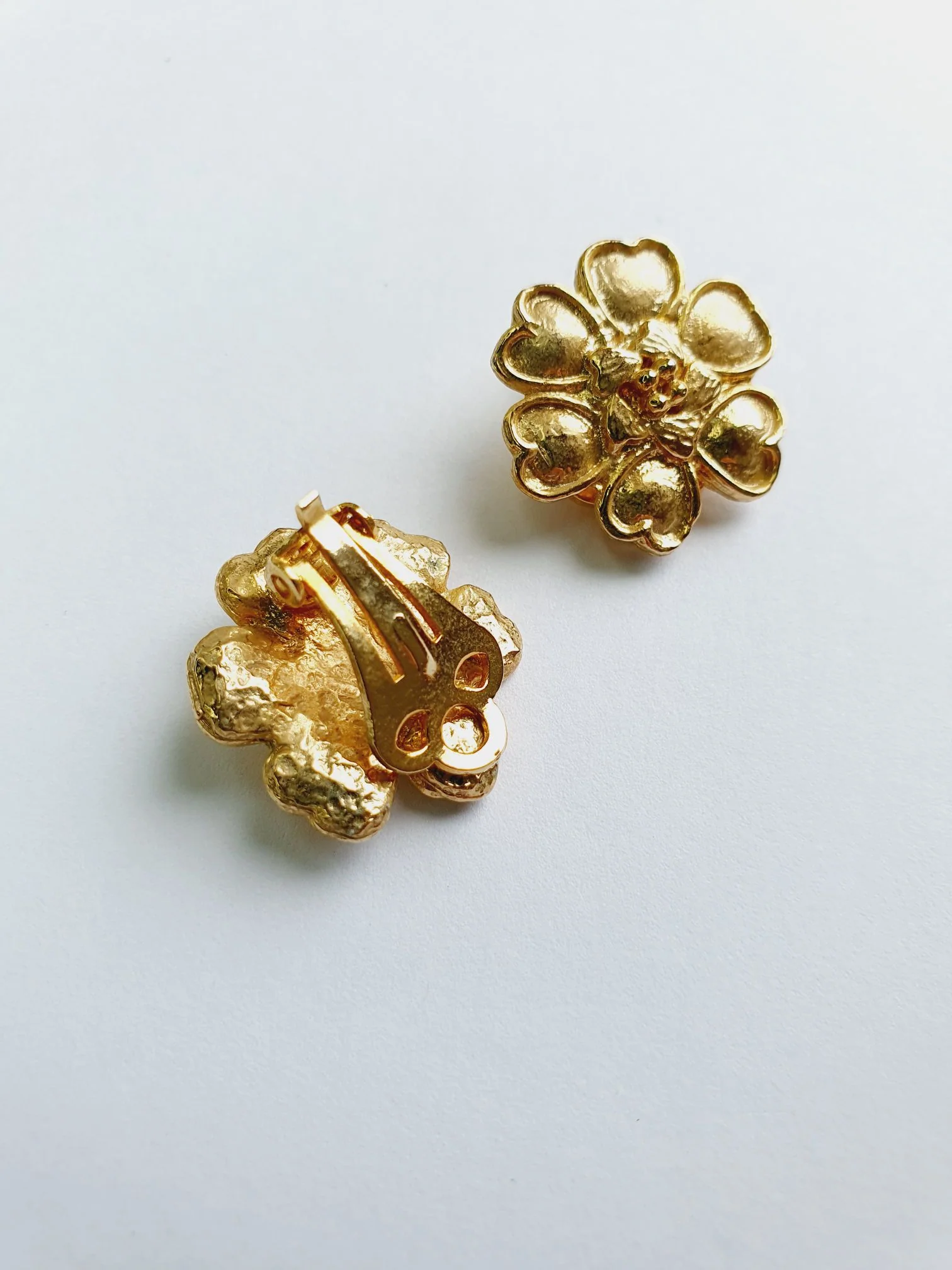 Vintage Gold Toned Flower Clip On Earrings - Image 4