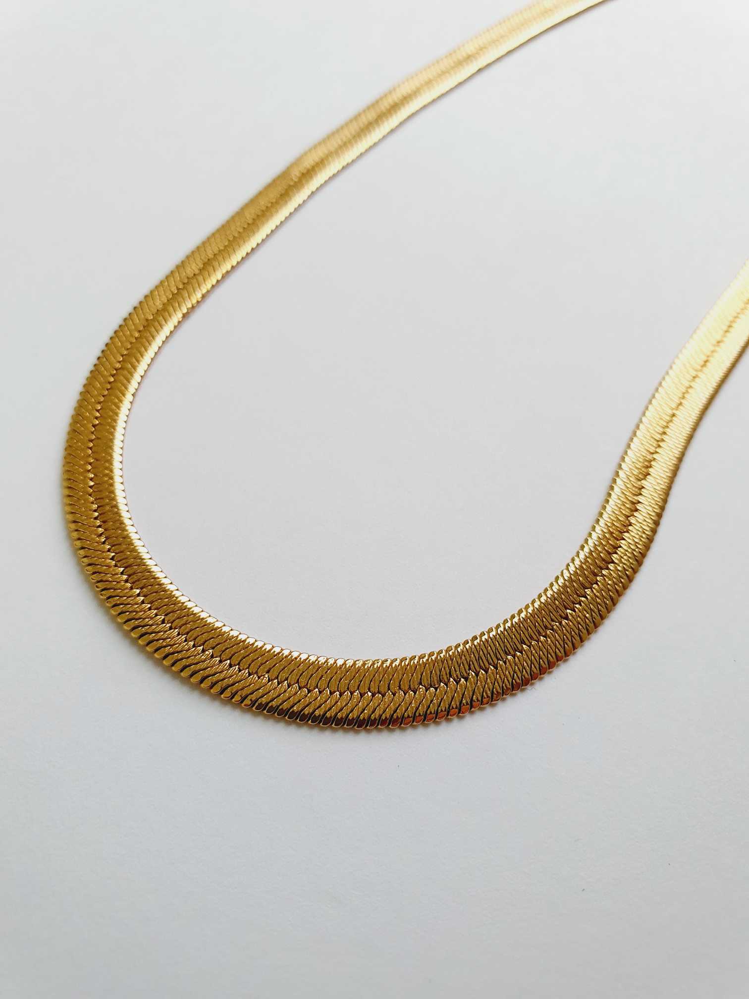 Vintage Gold Toned Herringbone Chain Necklace by Napier - Image 6