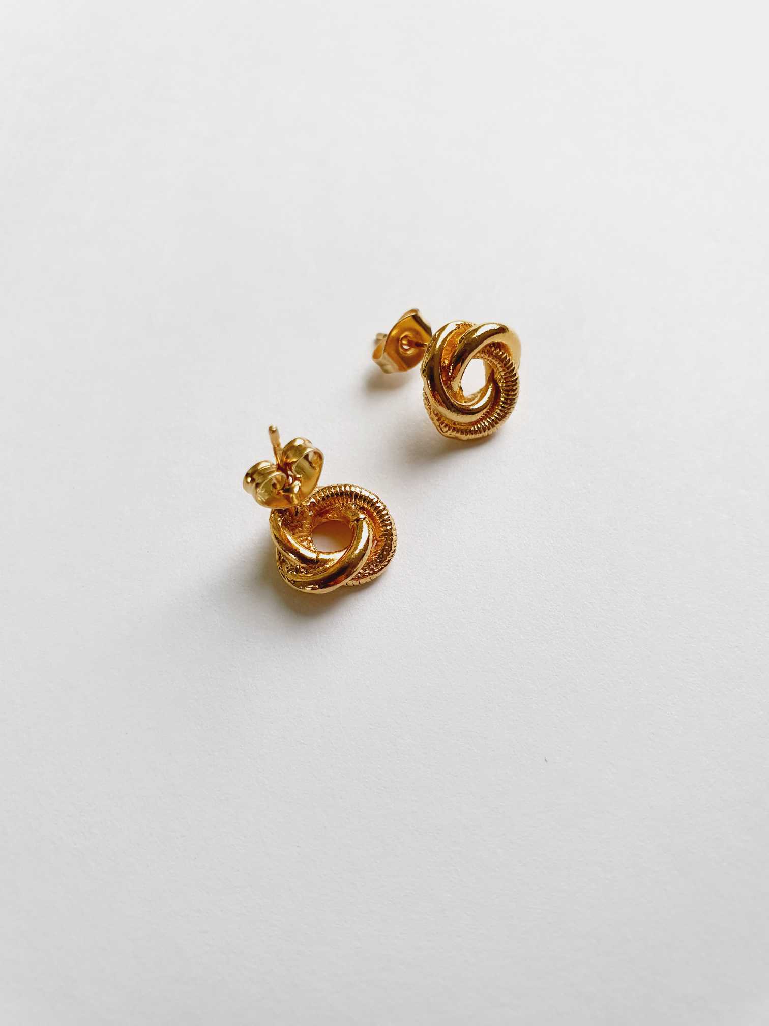 Vintage Gold Toned Knot Stud Earrings - Image 4