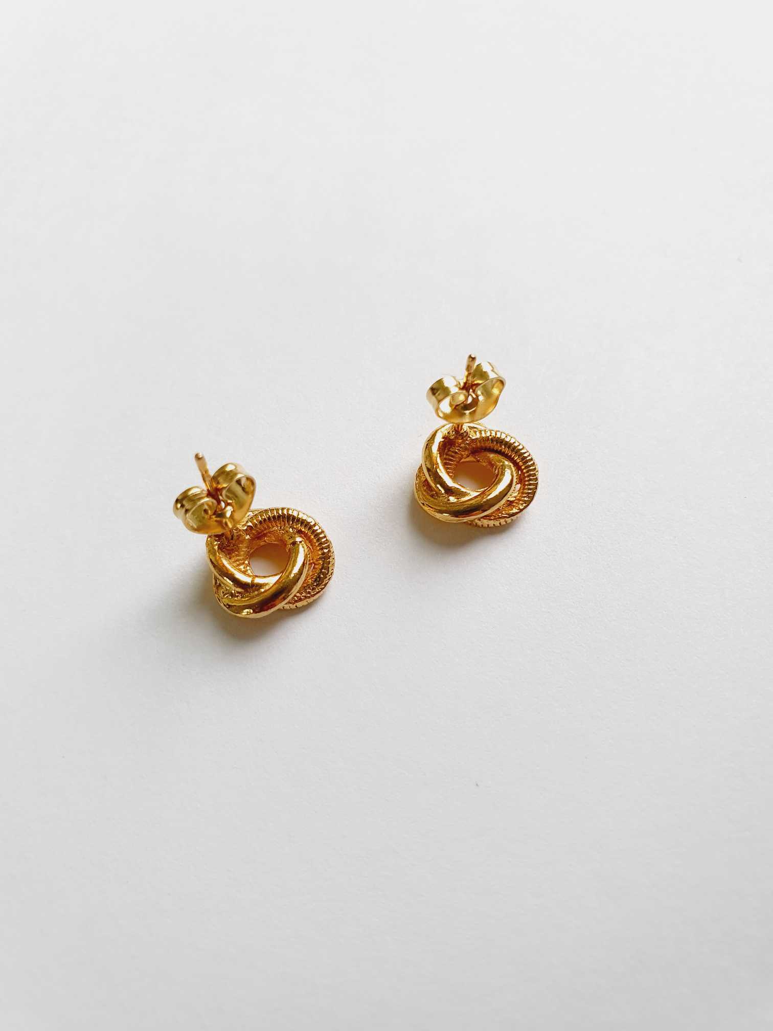 Vintage Gold Toned Knot Stud Earrings - Image 5