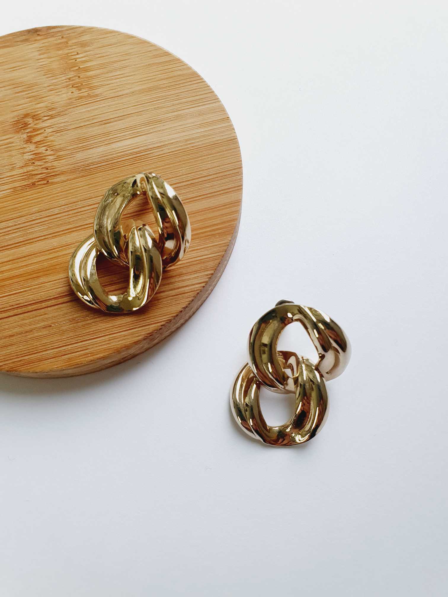 Vintage Gold Toned Link Earrings - Image 3
