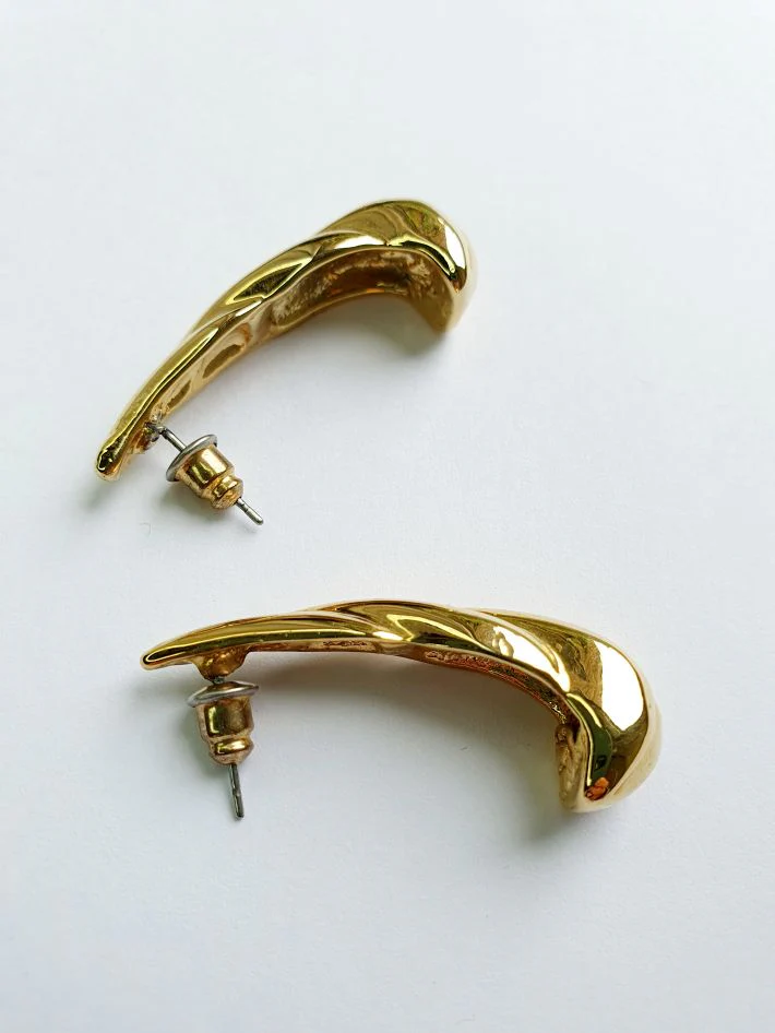Vintage Gold Toned Twist Earrings - Image 4